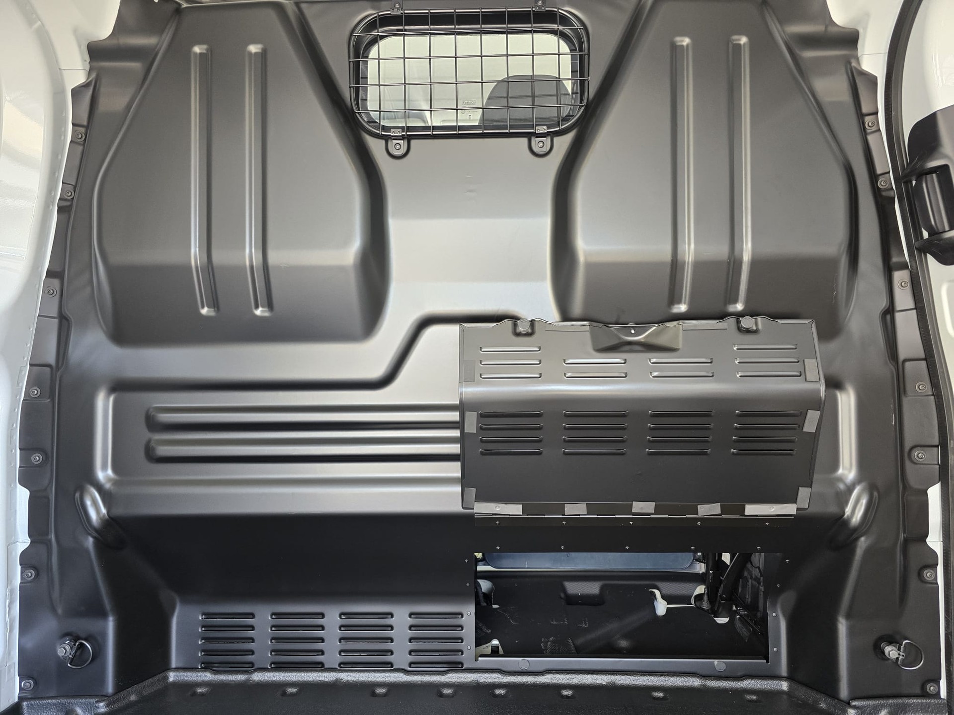 VW Transporter 2.0 TDI Automat-image-7