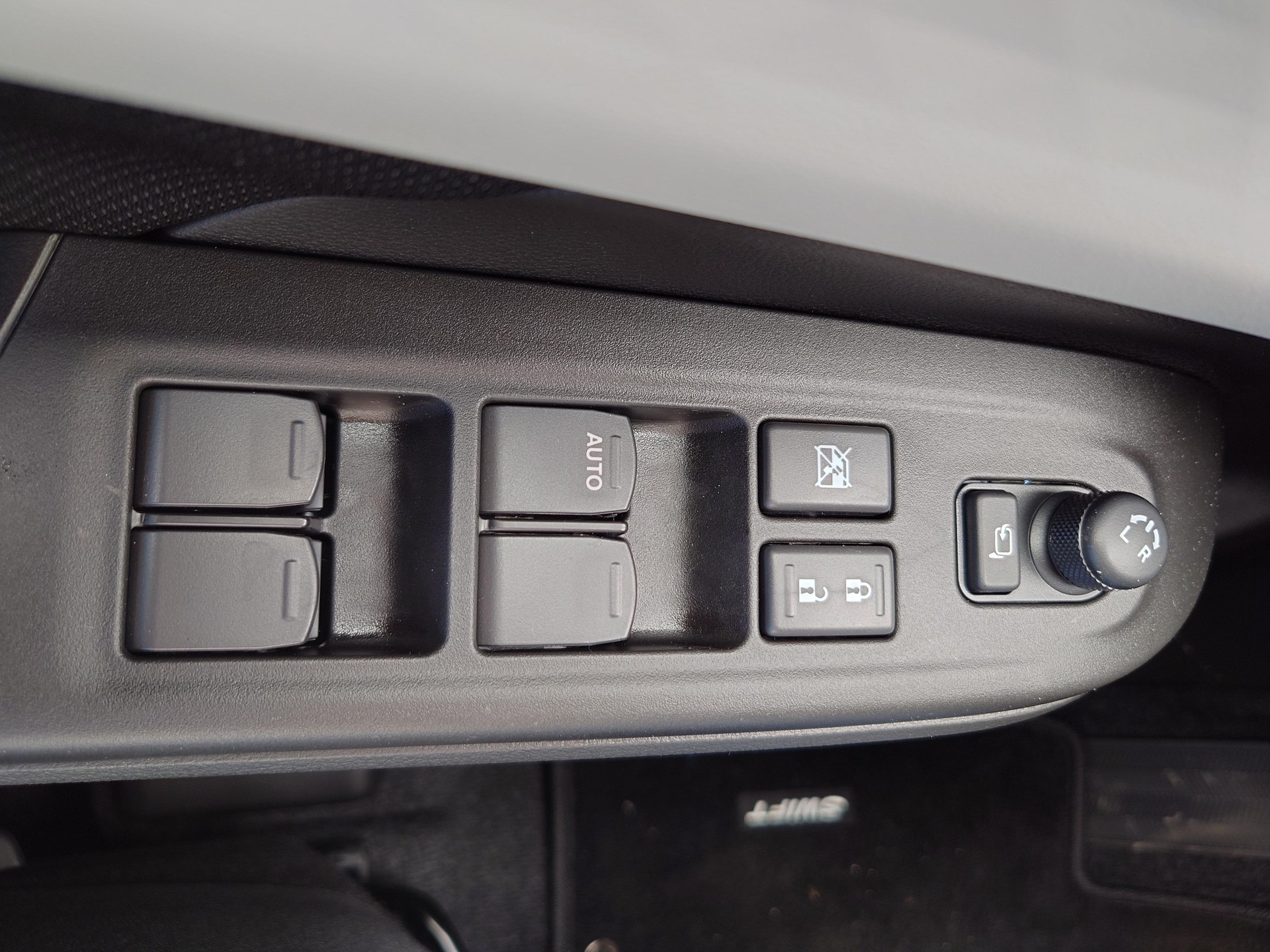 SUZUKI Swift 1.2 Tradizio Top Hybrid-image-10