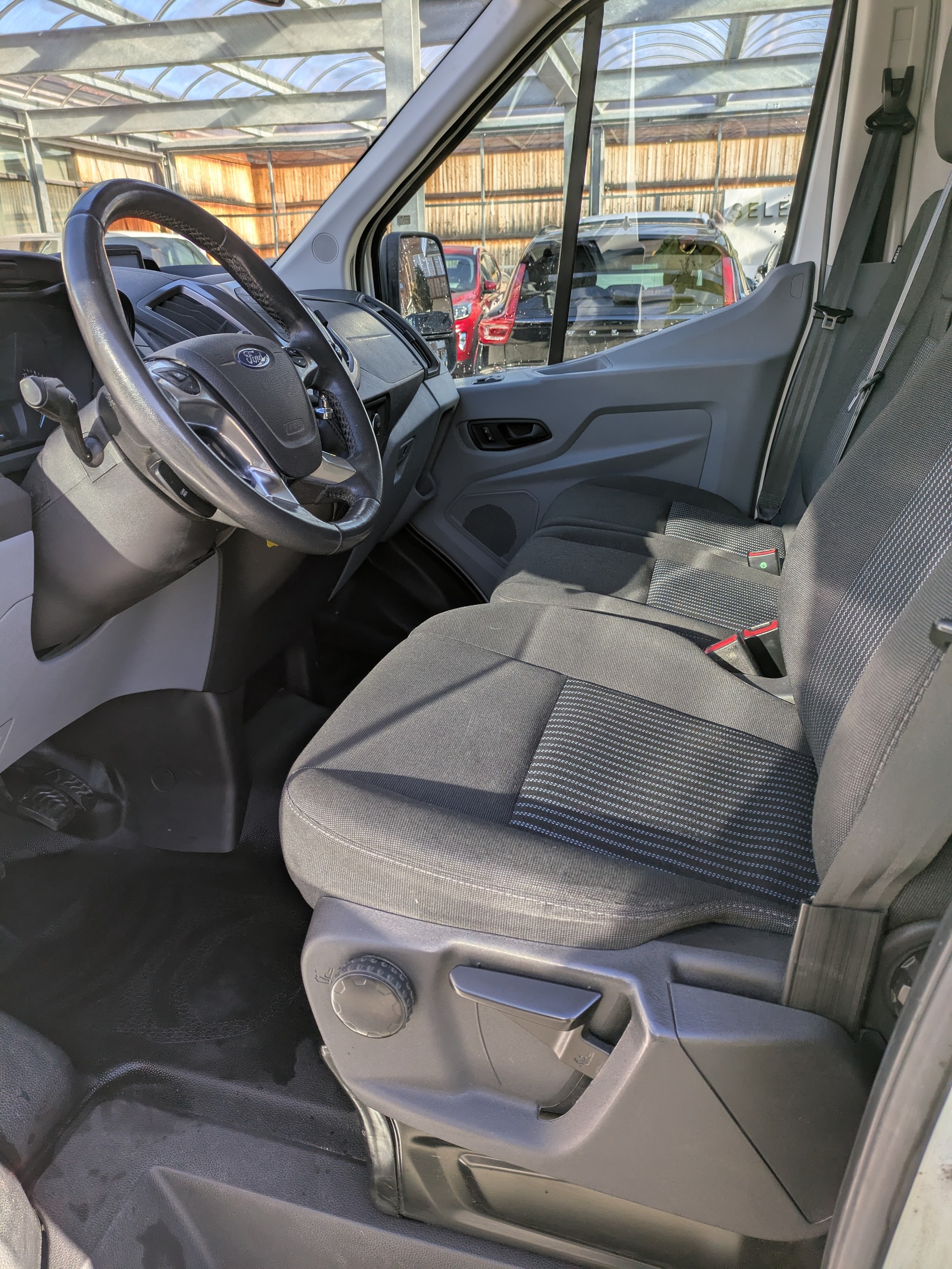 FORD Transit Van 310 L2H2 2.2 TDCi 125 Trend-image-10