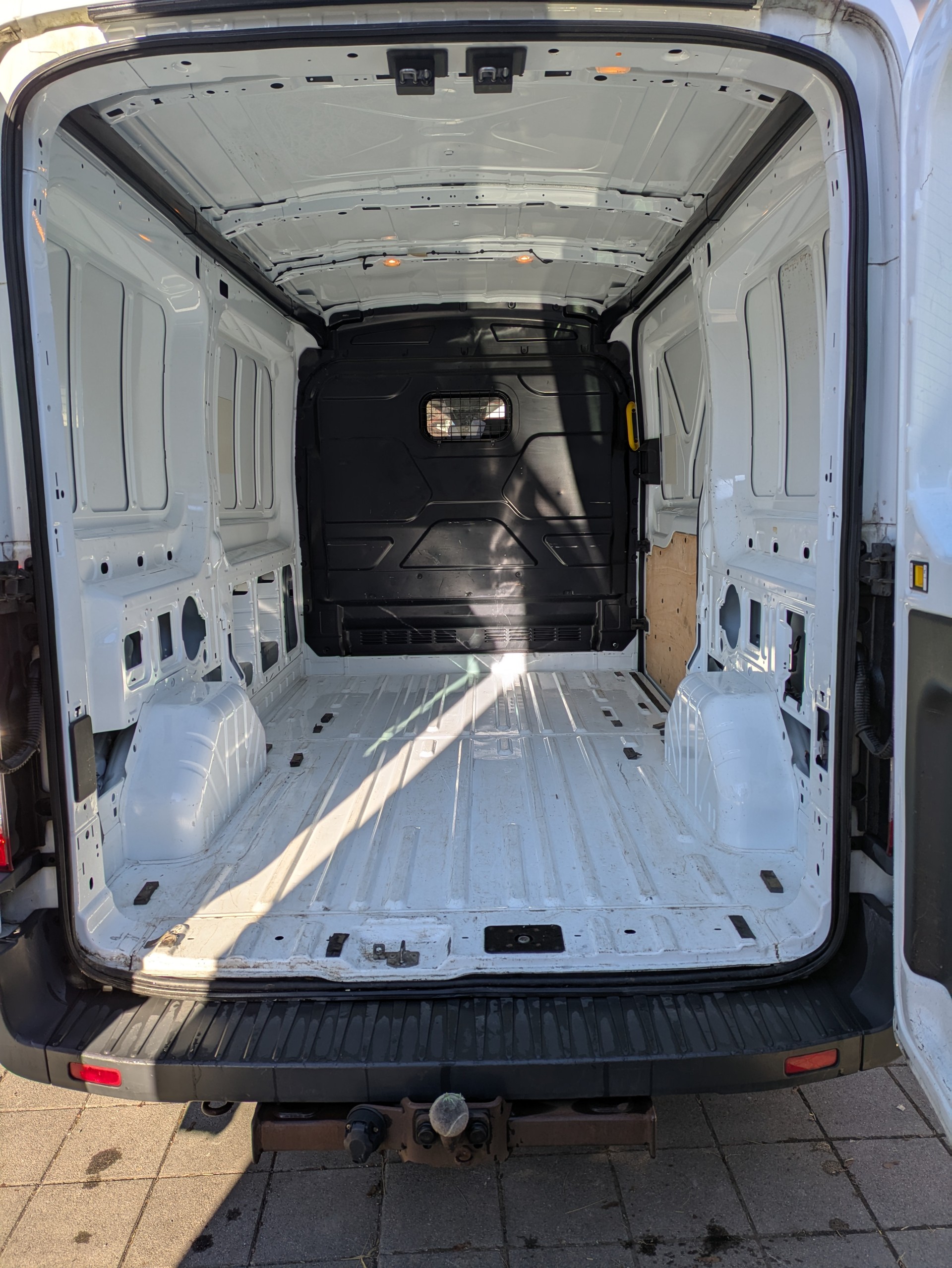 FORD Transit Van 310 L2H2 2.2 TDCi 125 Trend-image-4