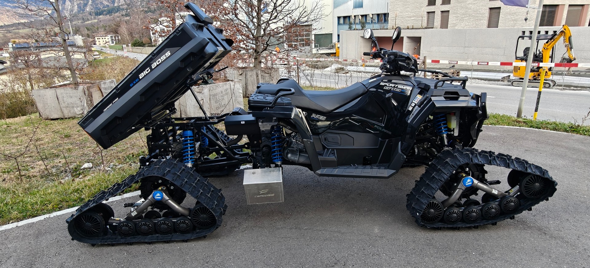 POLARIS 6 × 6 mit Raupenkit und Räder