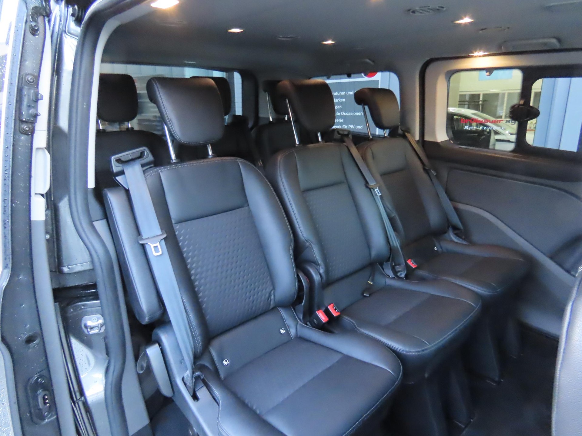 FORD Tourneo C Bus 320 L1 2.0 TDCi 185 Sport-image-7