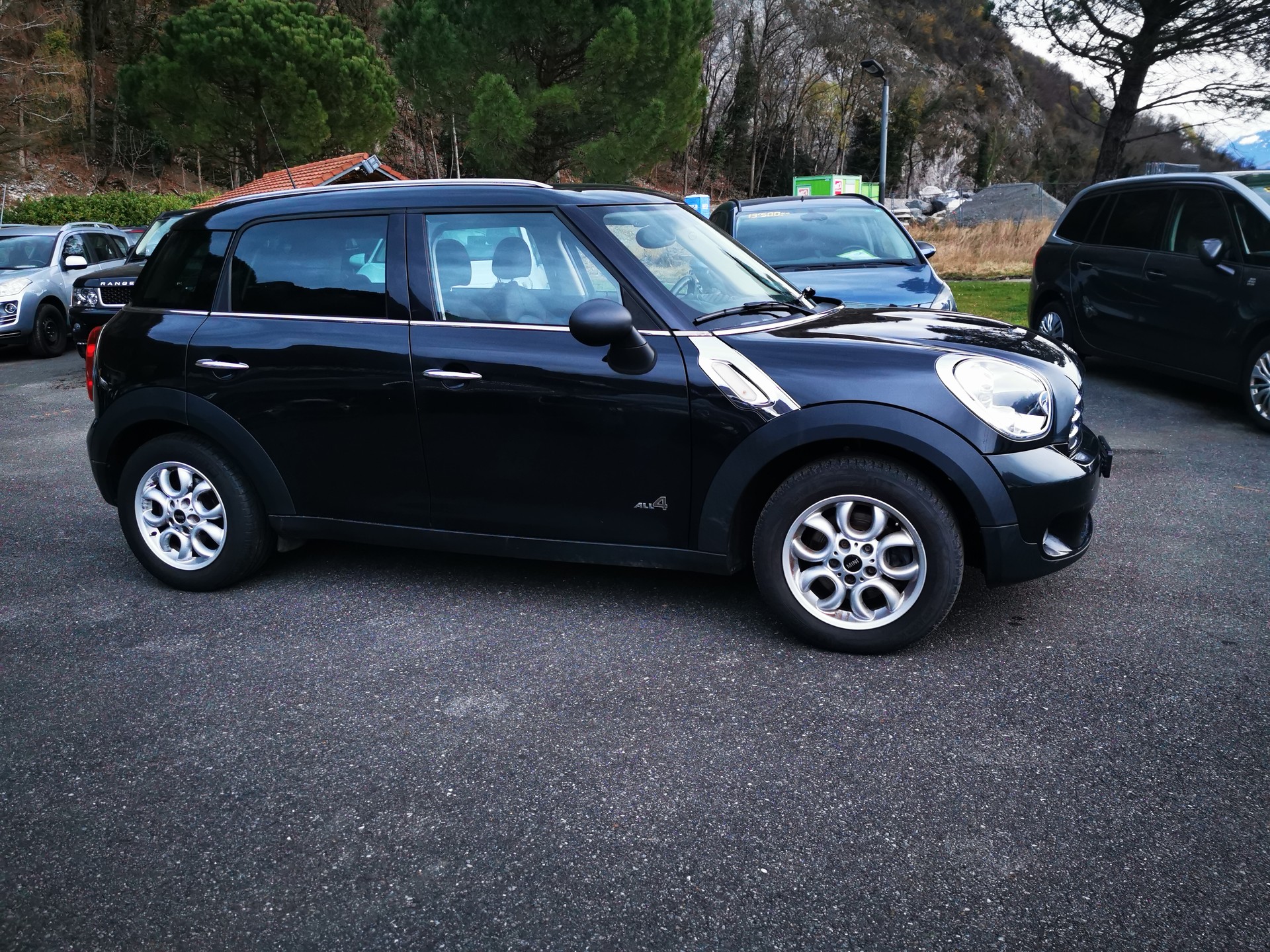 MINI Countryman Cooper D ALL4-image-1