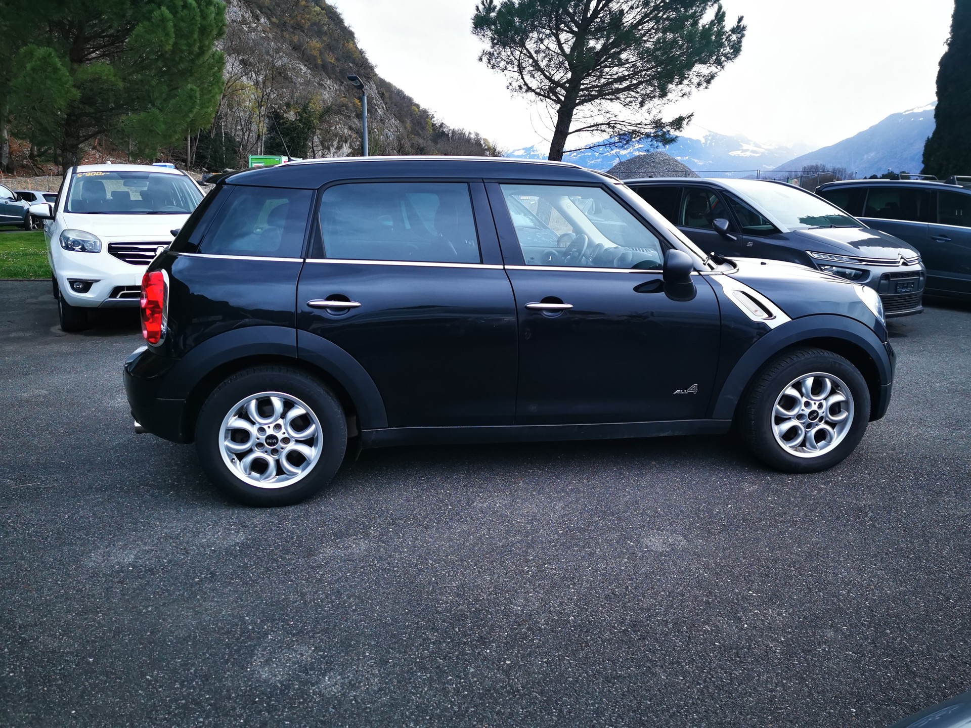 MINI Countryman Cooper D ALL4-image-10