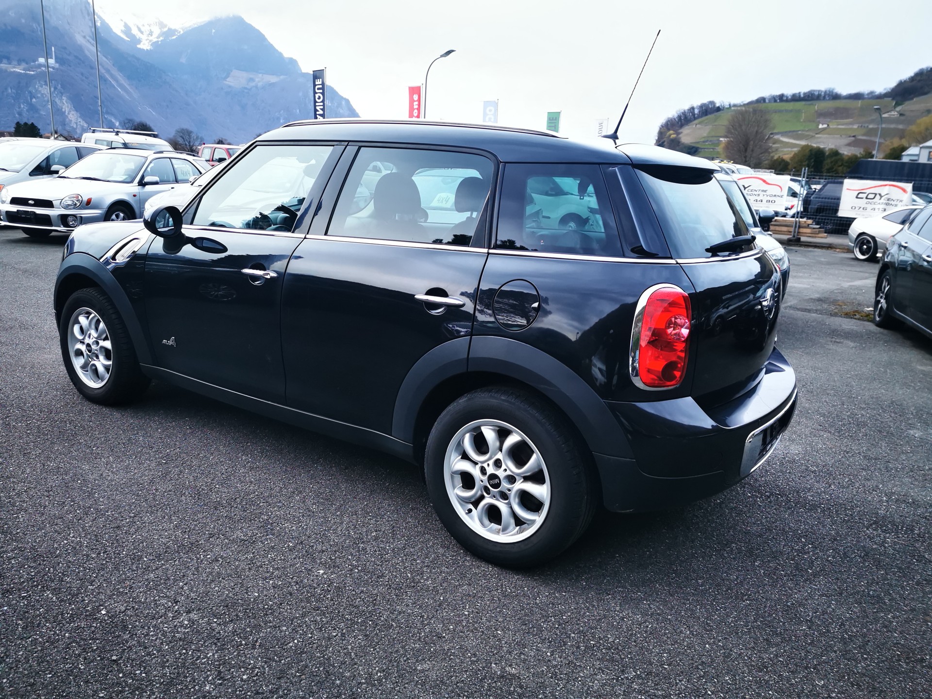 MINI Countryman Cooper D ALL4-image-5