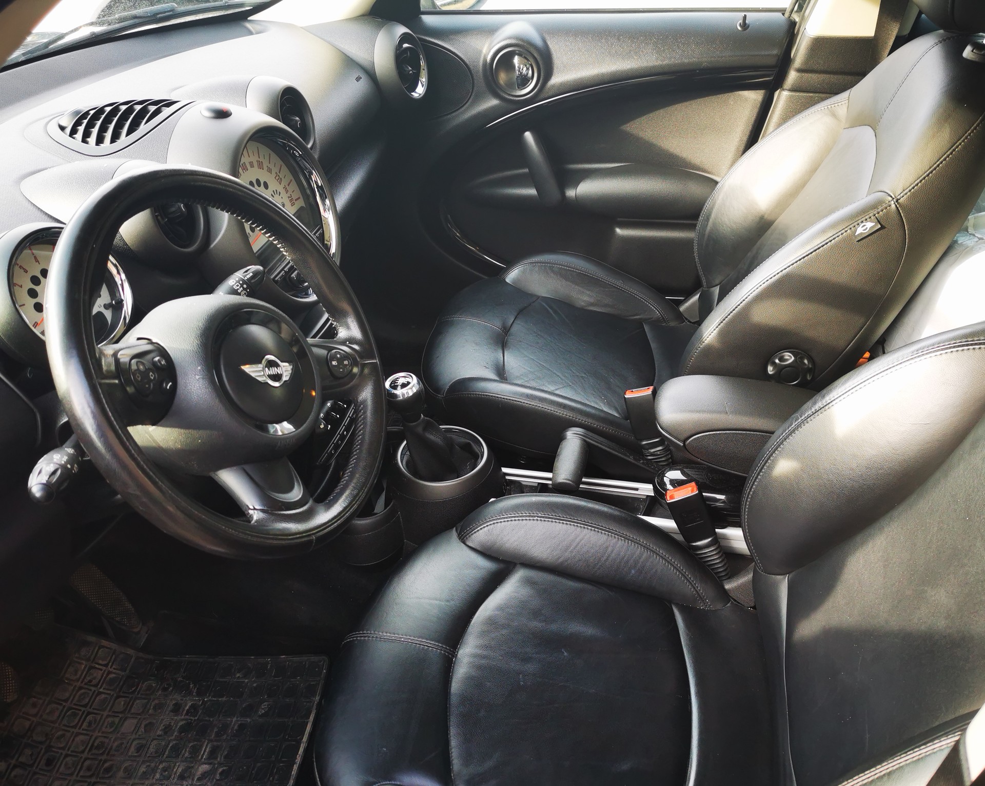 MINI Countryman Cooper D ALL4-image-6
