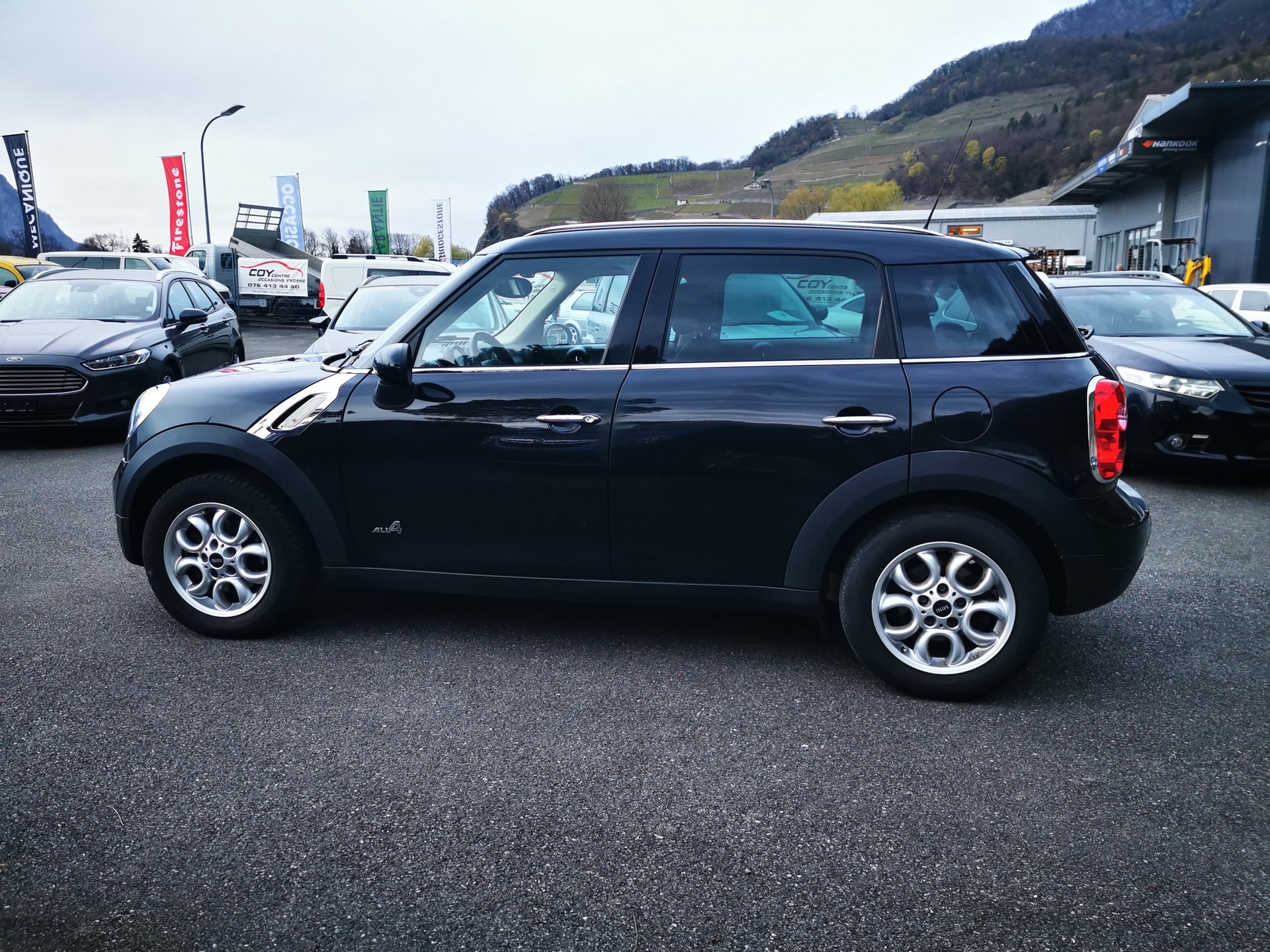 MINI Countryman Cooper D ALL4-image-2