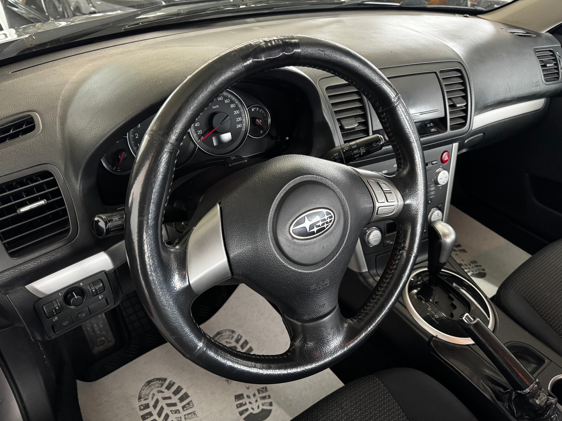 SUBARU Legacy 2.0R AWD Swiss Automatic-image-11