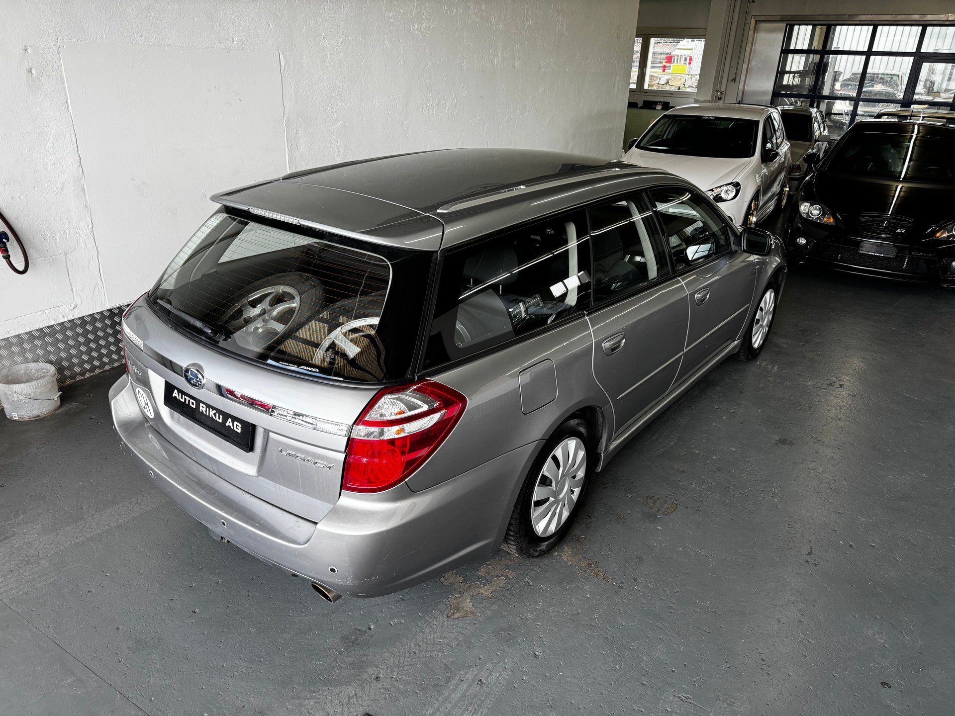 SUBARU Legacy 2.0R AWD Swiss Automatic-image-7