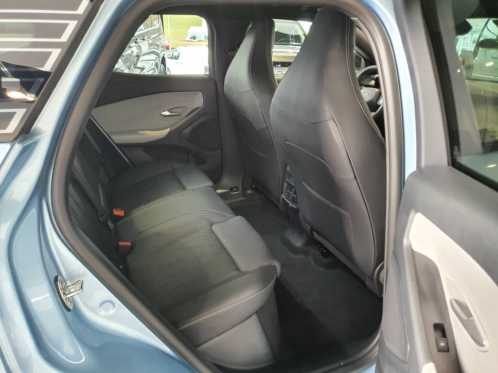 FORD Explorer Extended Range Premium AWD-image-10