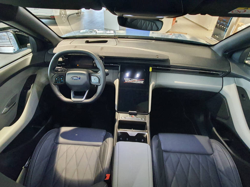 FORD Explorer Extended Range Premium AWD-image-13