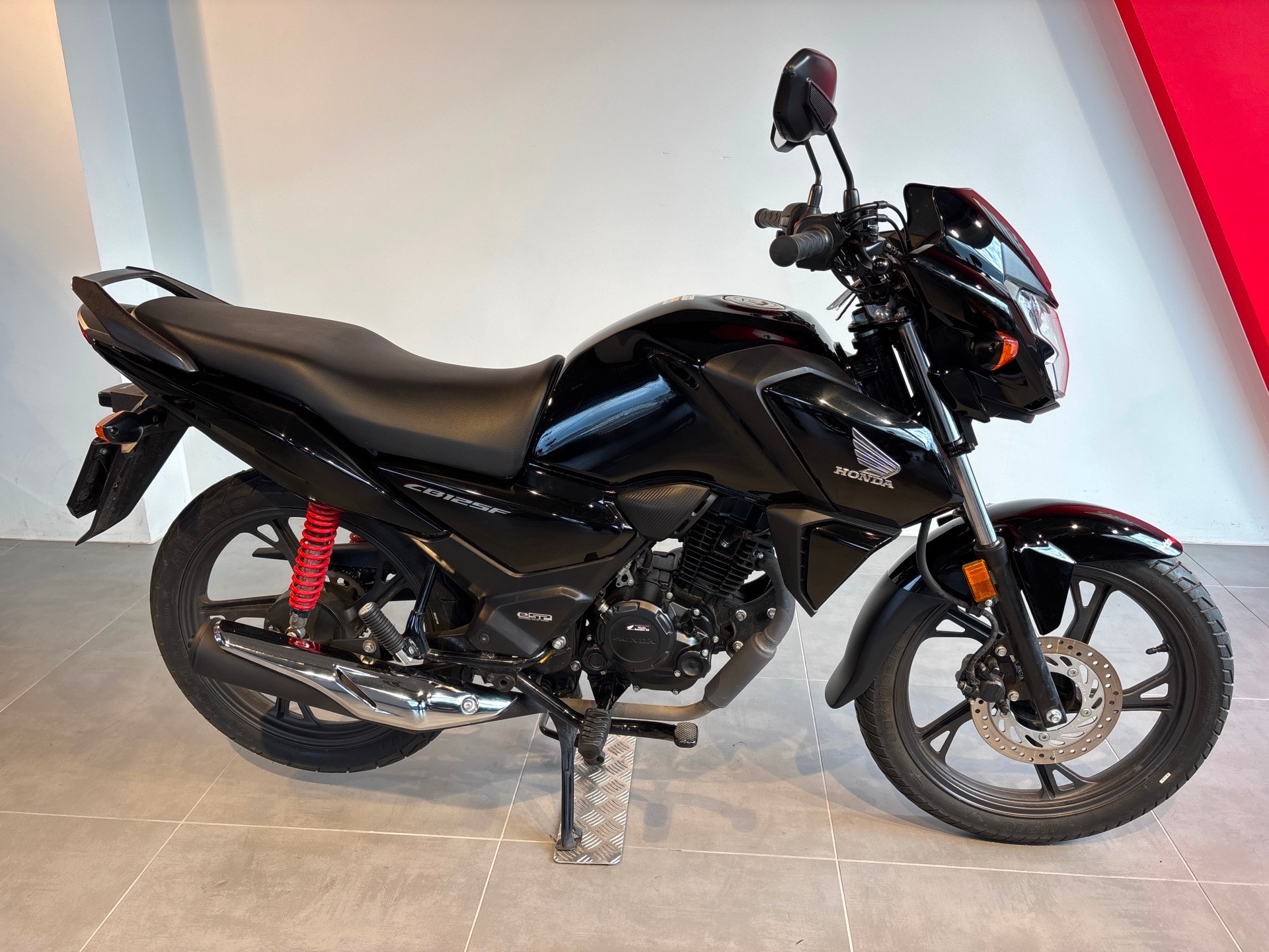 HONDA CBF 125 M-image-1