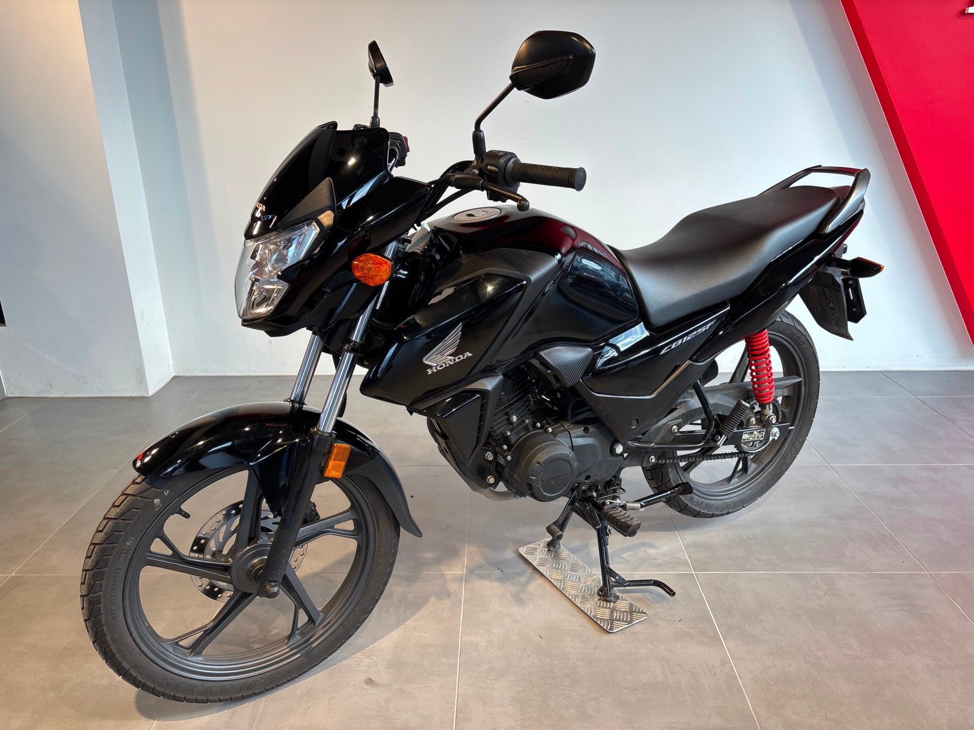 HONDA CBF 125 M-image-8