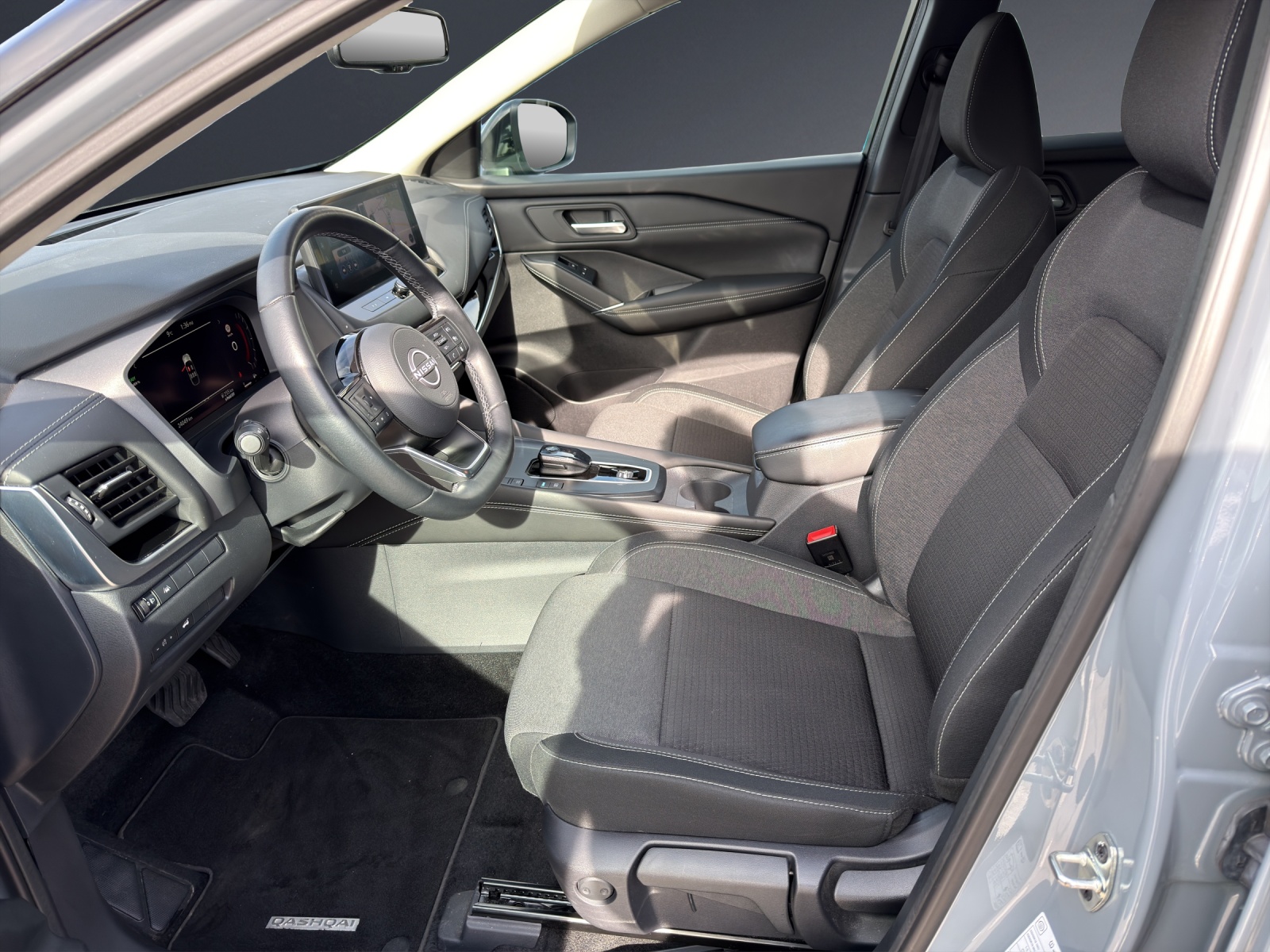 NISSAN Qashqai 1.5 VC-T e-Power Business Edition-image-5