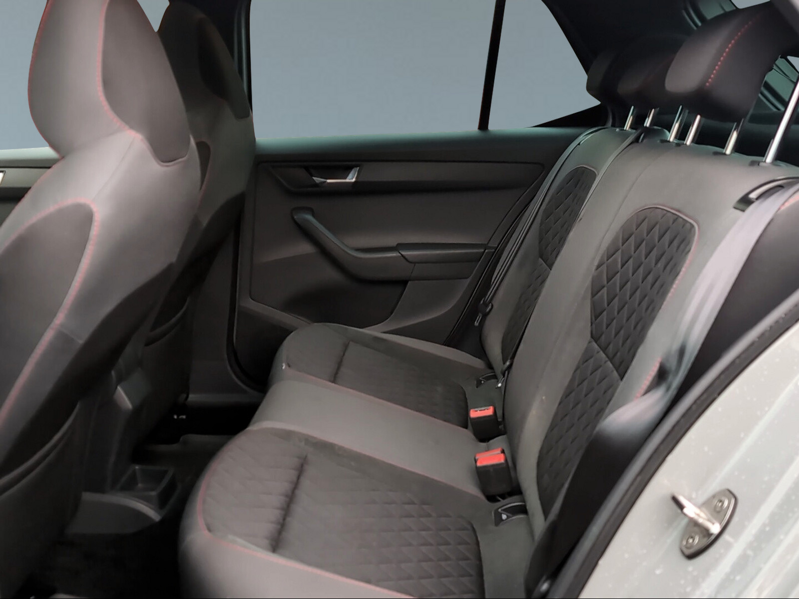 SKODA Fabia 1.0 TSI Monte Carlo DSG-image-10