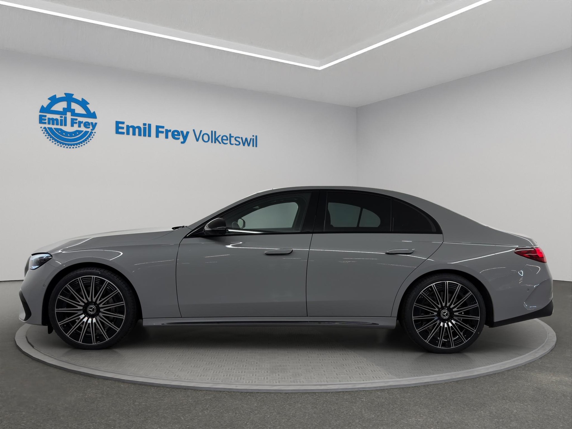 MERCEDES-BENZ E 450 d AMG Line 4matic-showroom-element-1