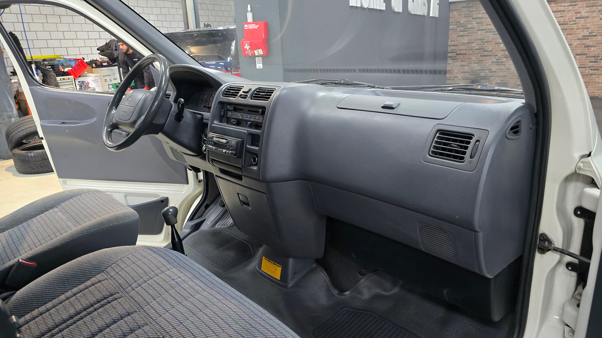 TOYOTA Hiace 2.4 Kombi RCH12-image-26