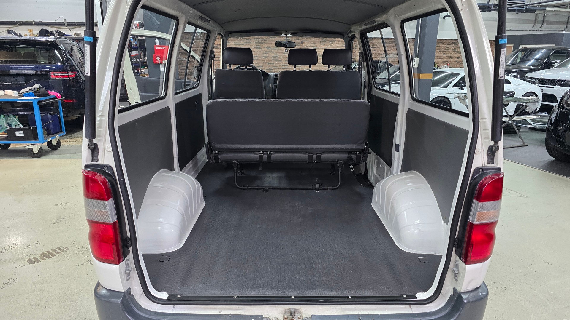 TOYOTA Hiace 2.4 Kombi RCH12-image-21