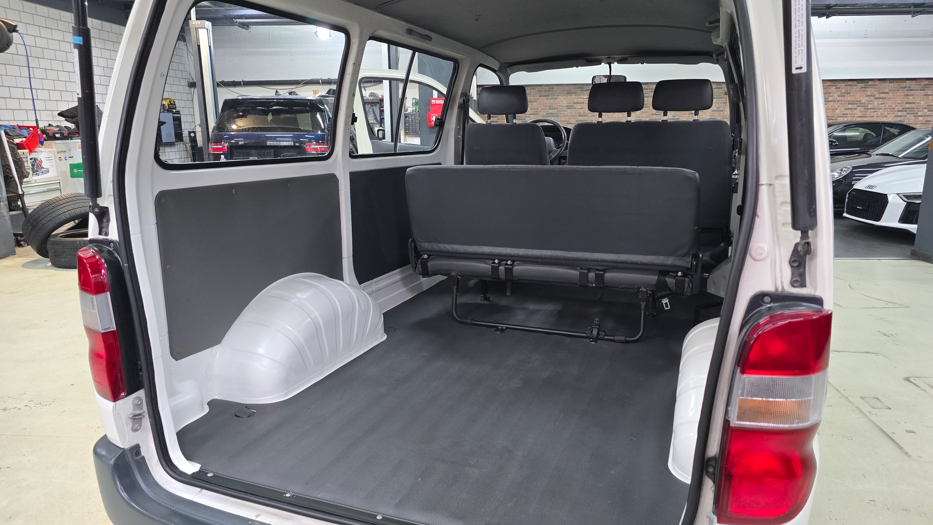TOYOTA Hiace 2.4 Kombi RCH12-image-22