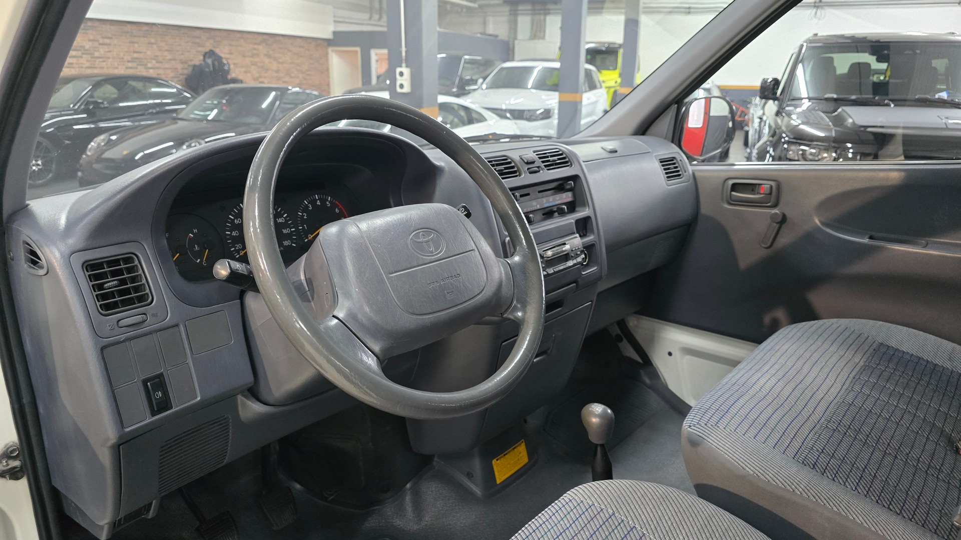 TOYOTA Hiace 2.4 Kombi RCH12-image-18
