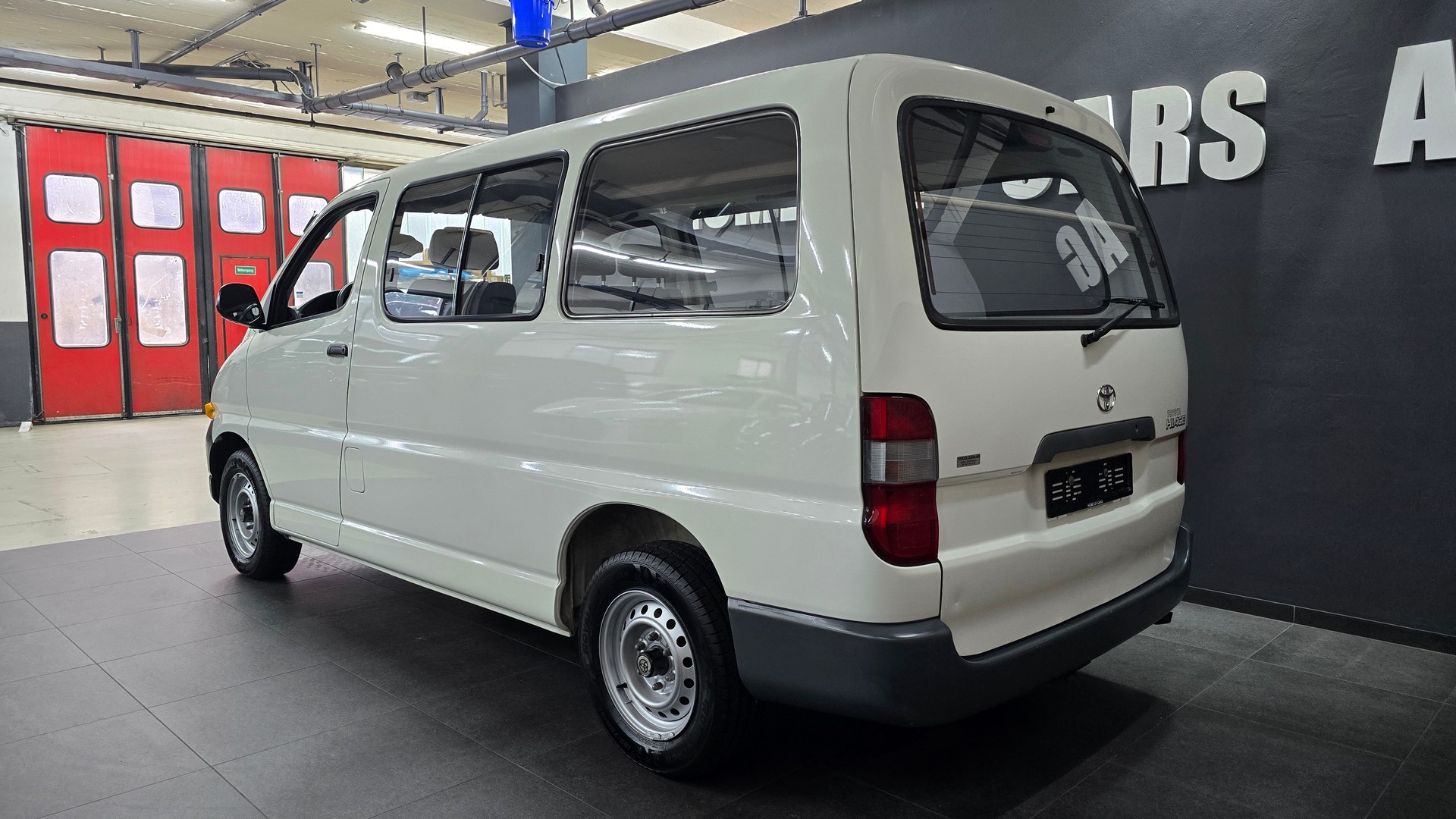 TOYOTA Hiace 2.4 Kombi RCH12-image-8
