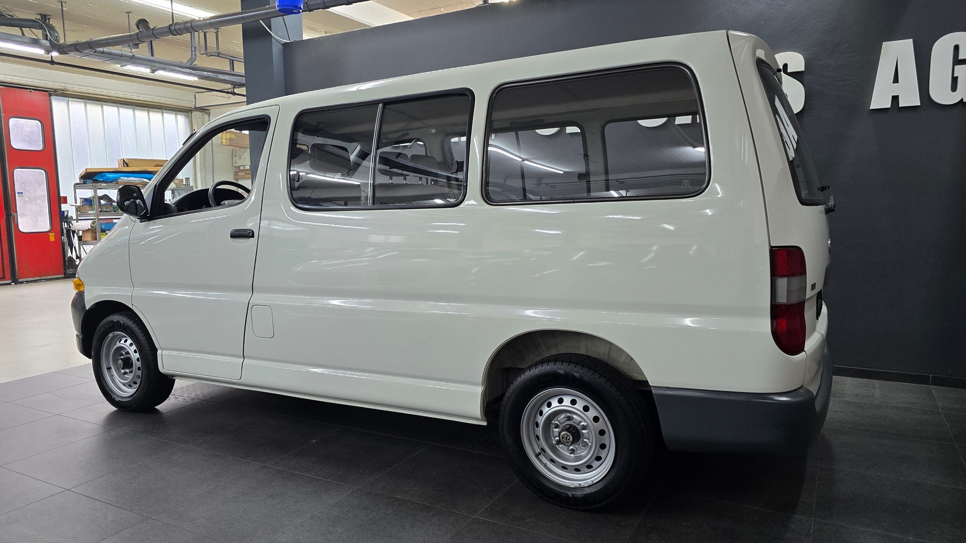 TOYOTA Hiace 2.4 Kombi RCH12-image-6