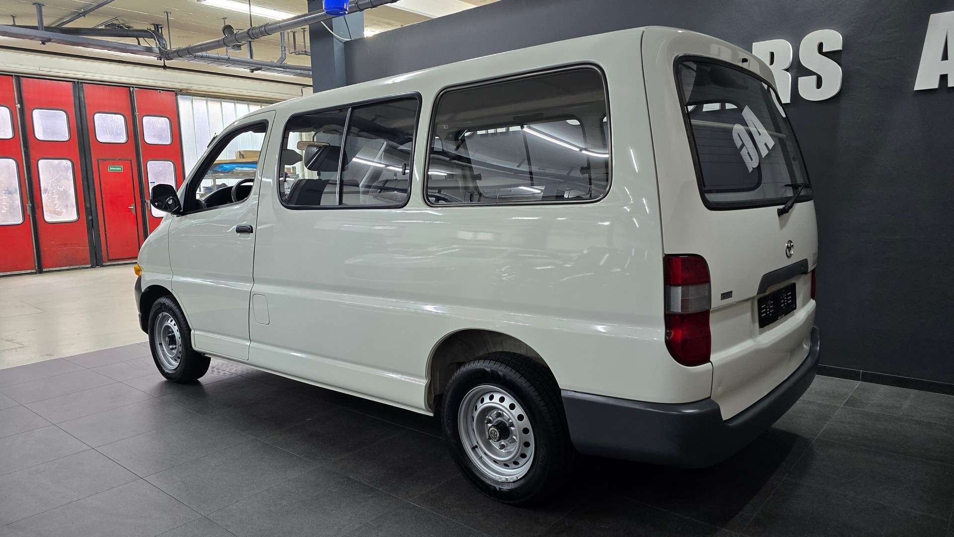 TOYOTA Hiace 2.4 Kombi RCH12-image-7