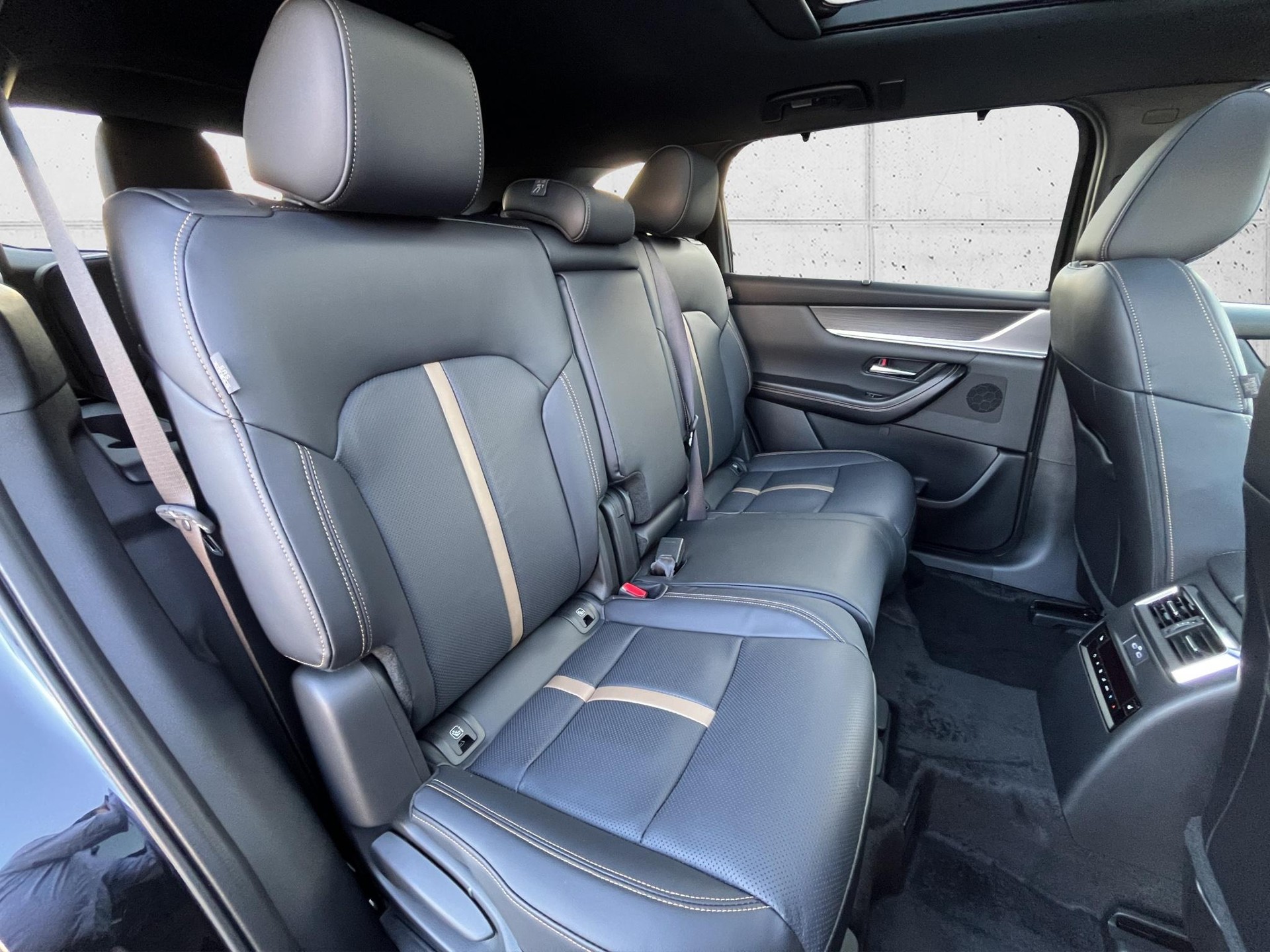 MAZDA CX-80 2.5 PHEV Homura Plus-image-16