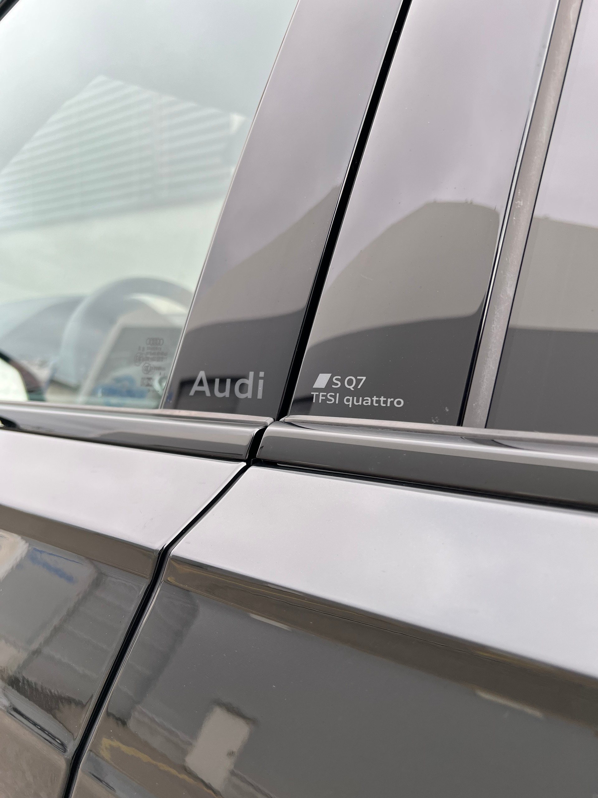 AUDI SQ7 TFSI quattro tiptronic-image-27