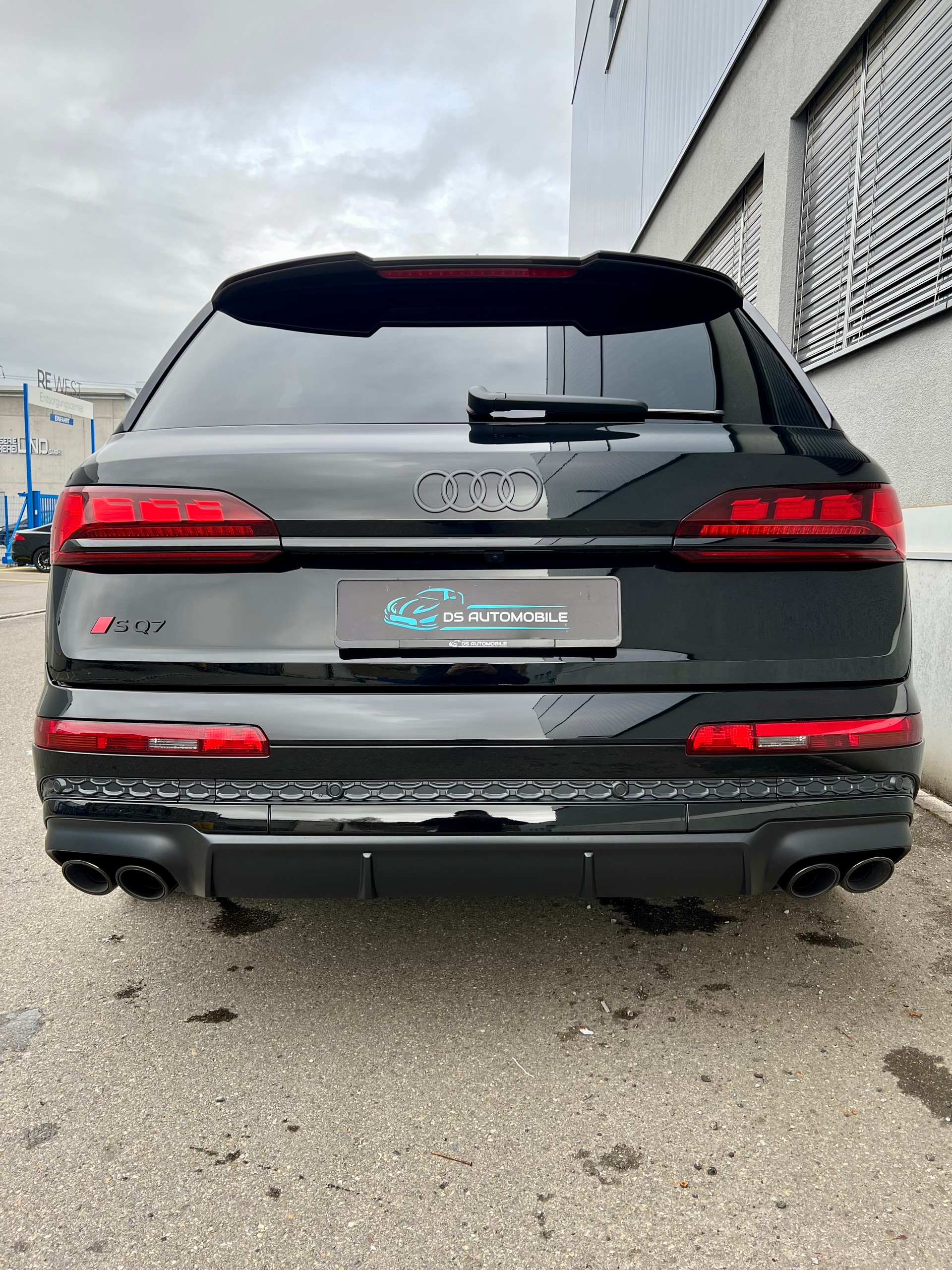 AUDI SQ7 TFSI quattro tiptronic-showroom-element-3