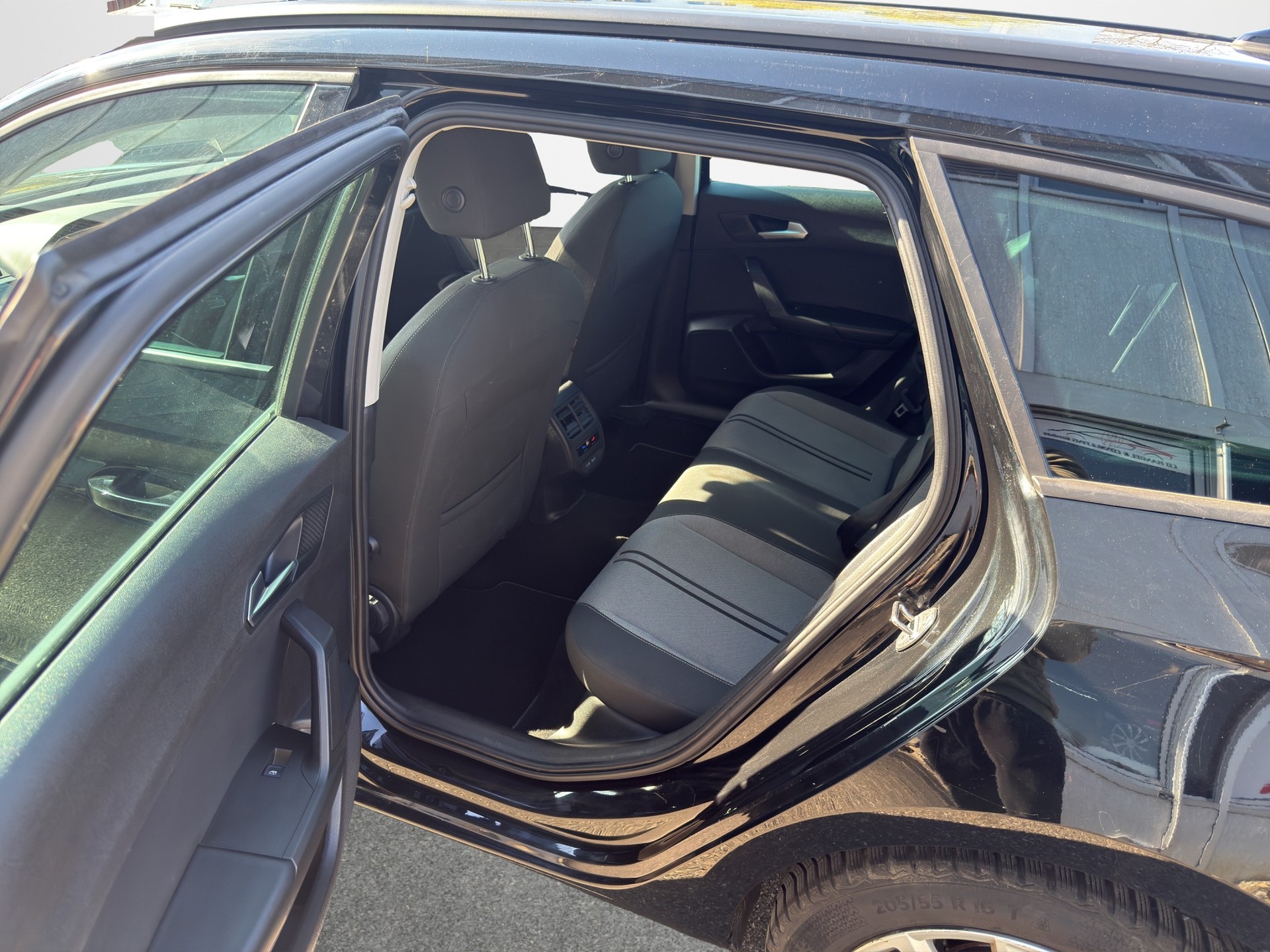 SEAT Leon ST 2.0 TDI EVO DSG 4Drive Style-image-12