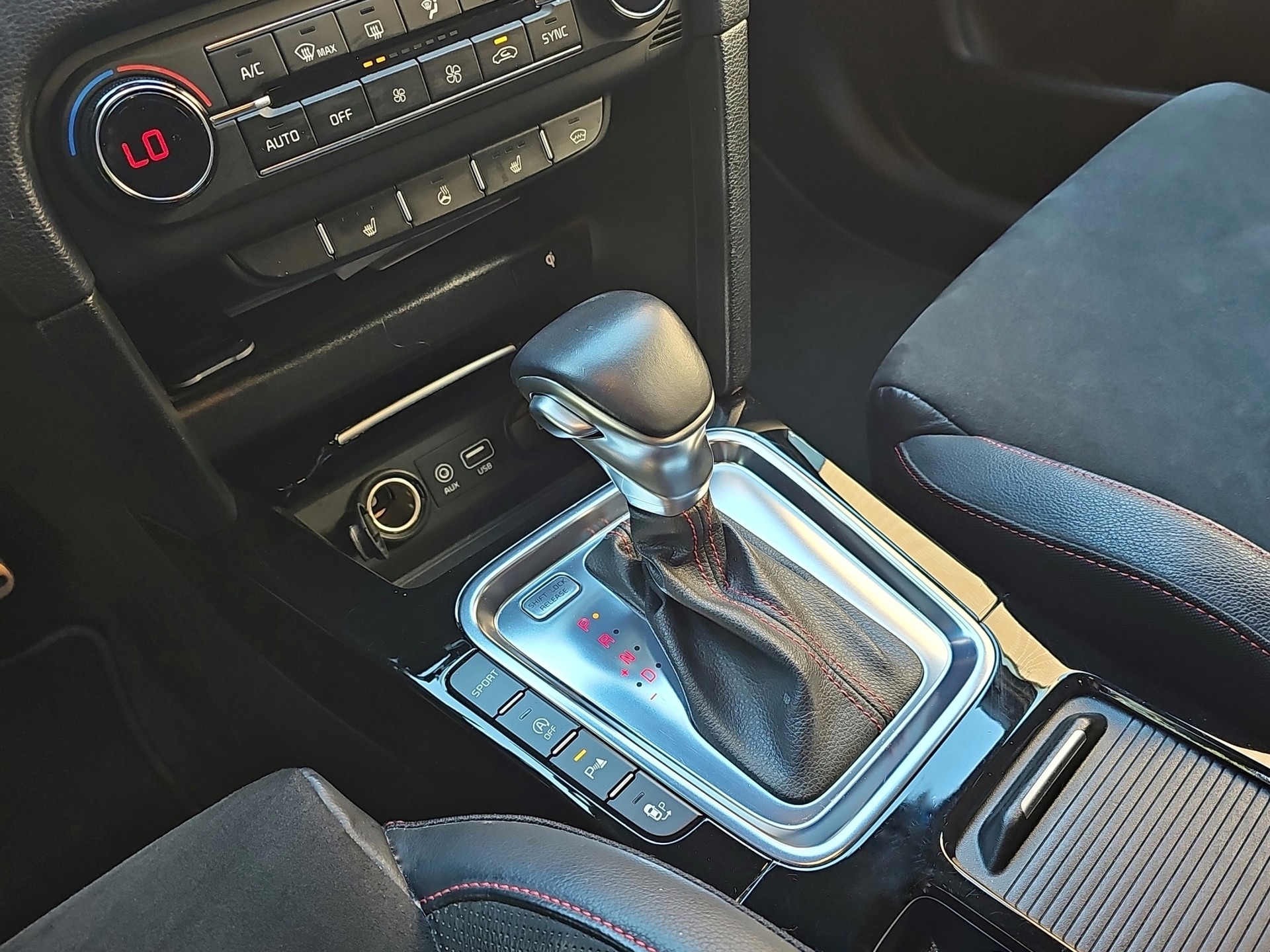 KIA ProCeed 1.6 T-GDi GT DCT-image-21