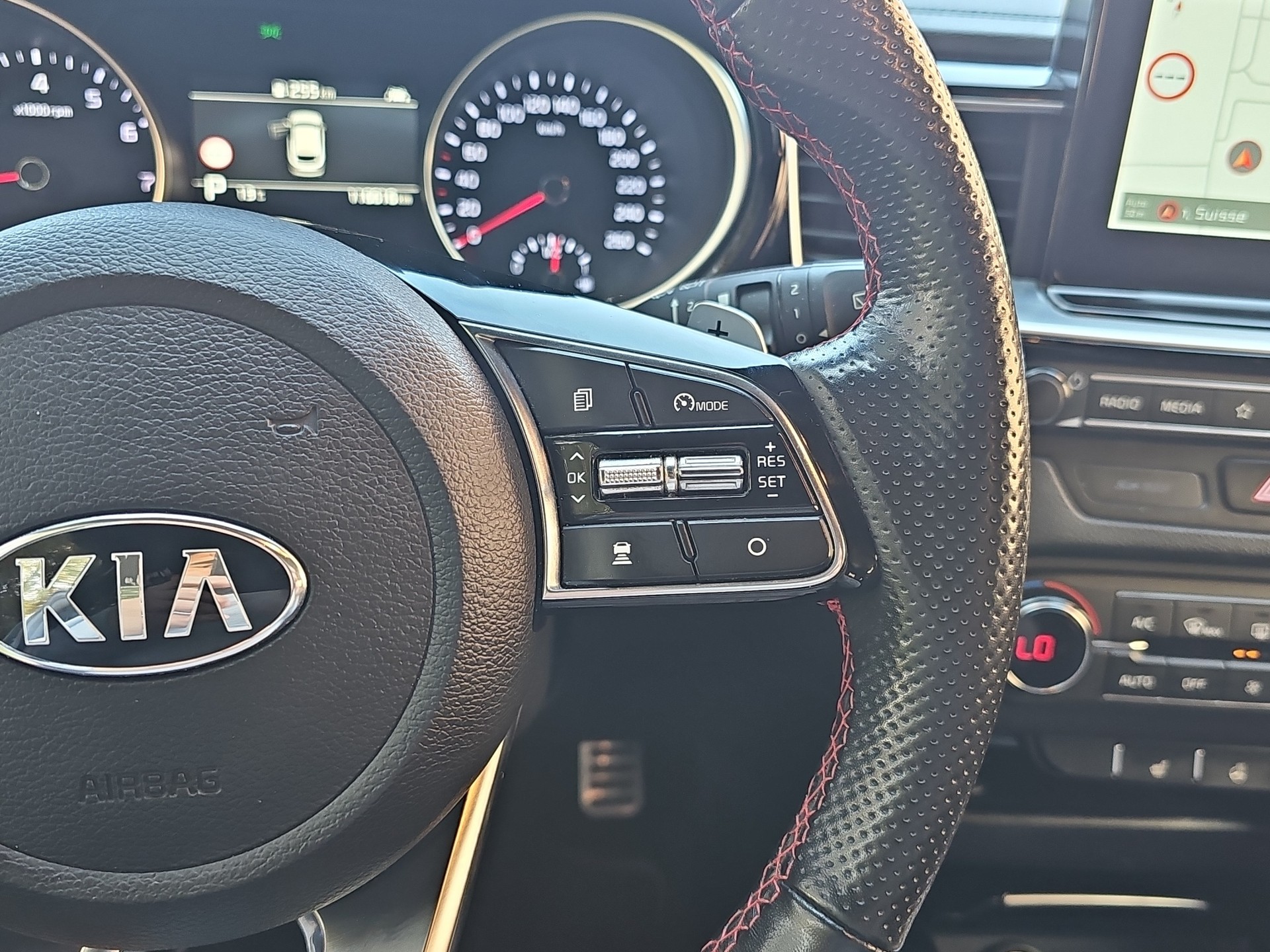 KIA ProCeed 1.6 T-GDi GT DCT-image-16