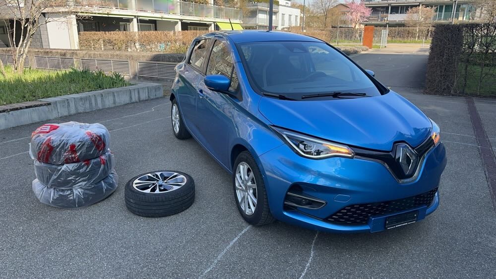 RENAULT Zoe R135 Intens · inkl. Batterie · Zertifikat 93 % · frisch ab MFK · Garantie '28-image-1
