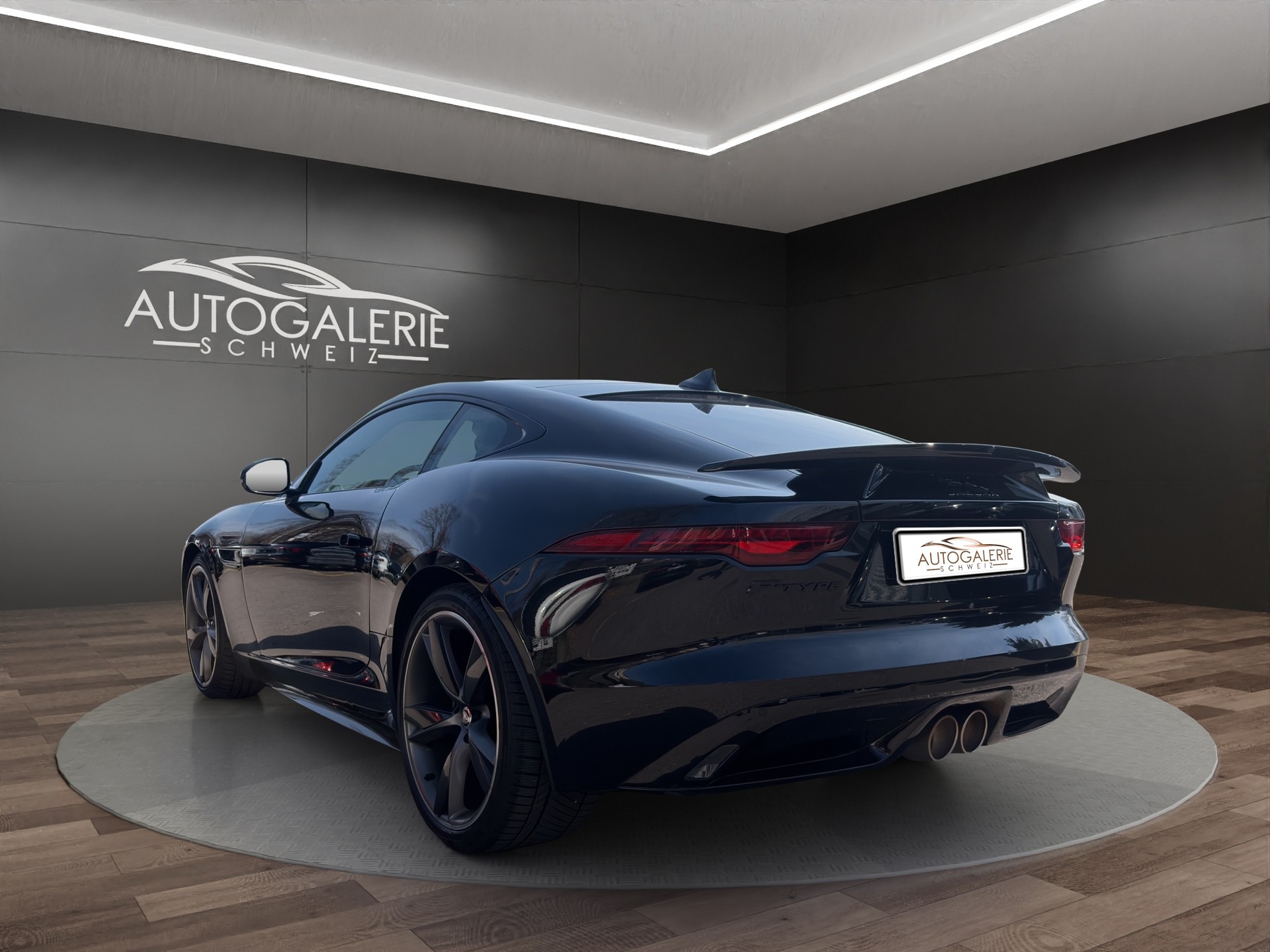 JAGUAR F-Type Coupé 2.0 I4 R-Dynamic Automatik | Panorama Glas | ALL BLACK | Heckspoiler |-showroom-element-2