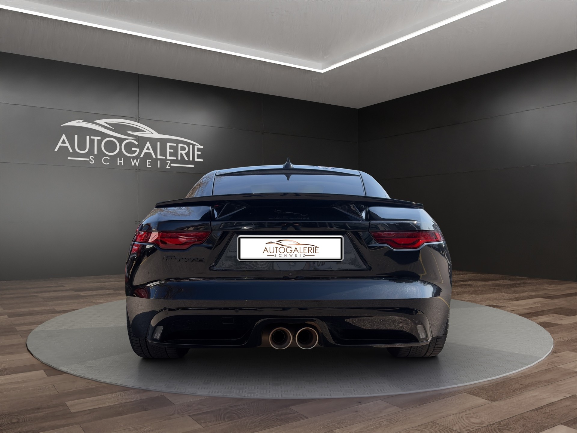JAGUAR F-Type Coupé 2.0 I4 R-Dynamic Automatik | Panorama Glas | ALL BLACK | Heckspoiler |-showroom-element-3