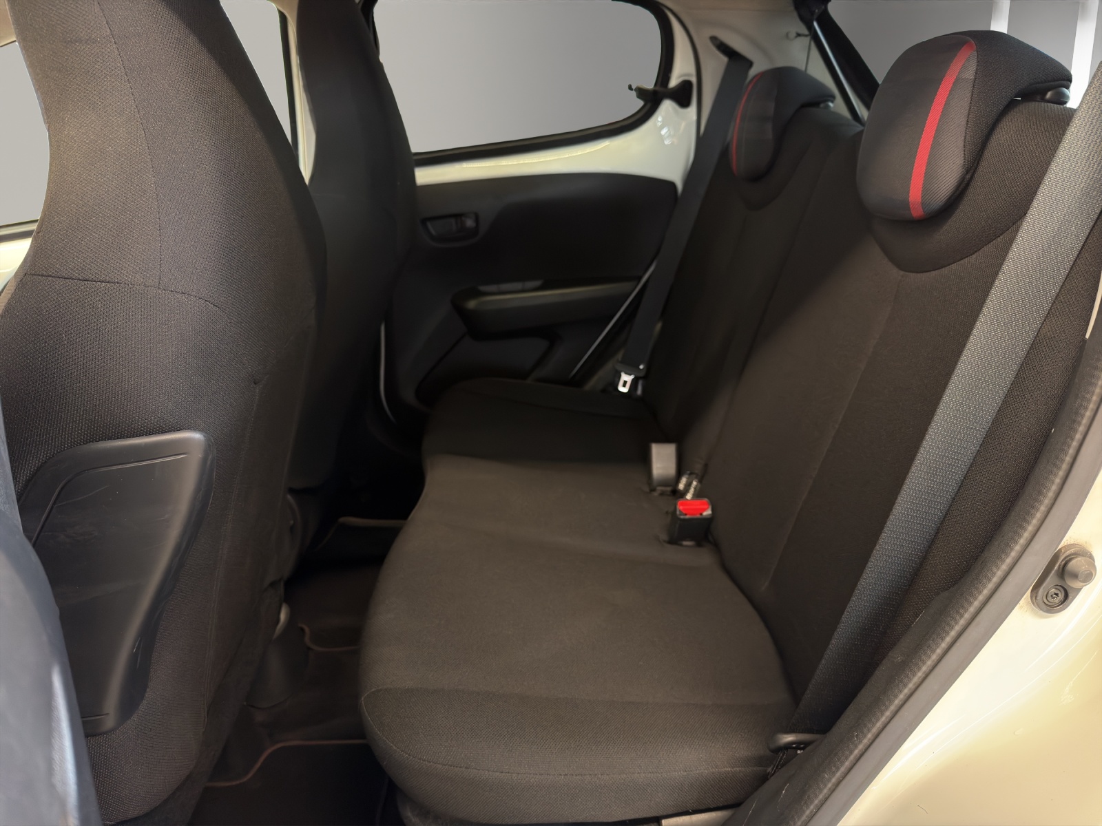 PEUGEOT 108 1.2 VTi Active-image-10
