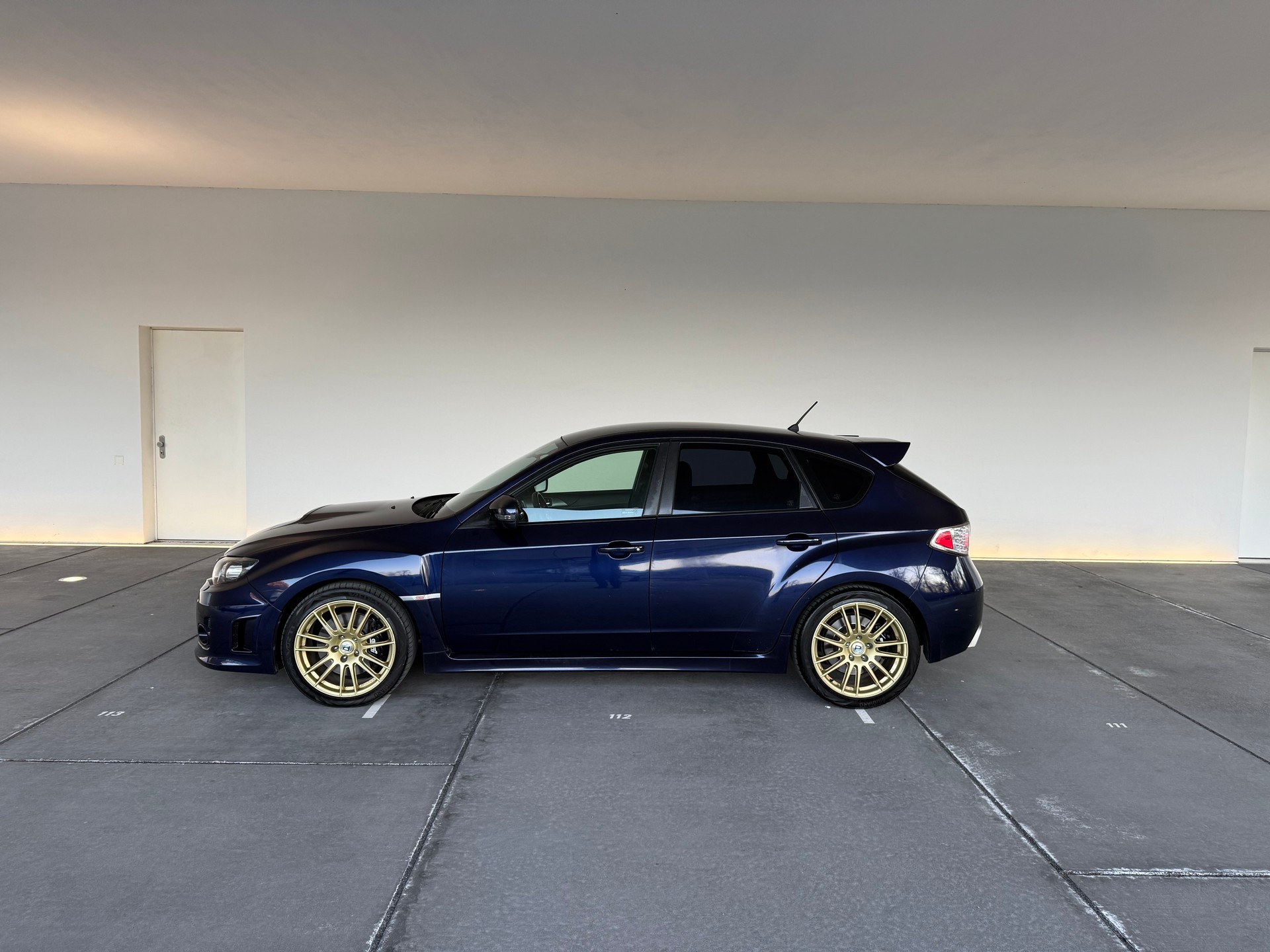 SUBARU 2.5 Turbo 4WD WRX STI Sport-showroom-element-1