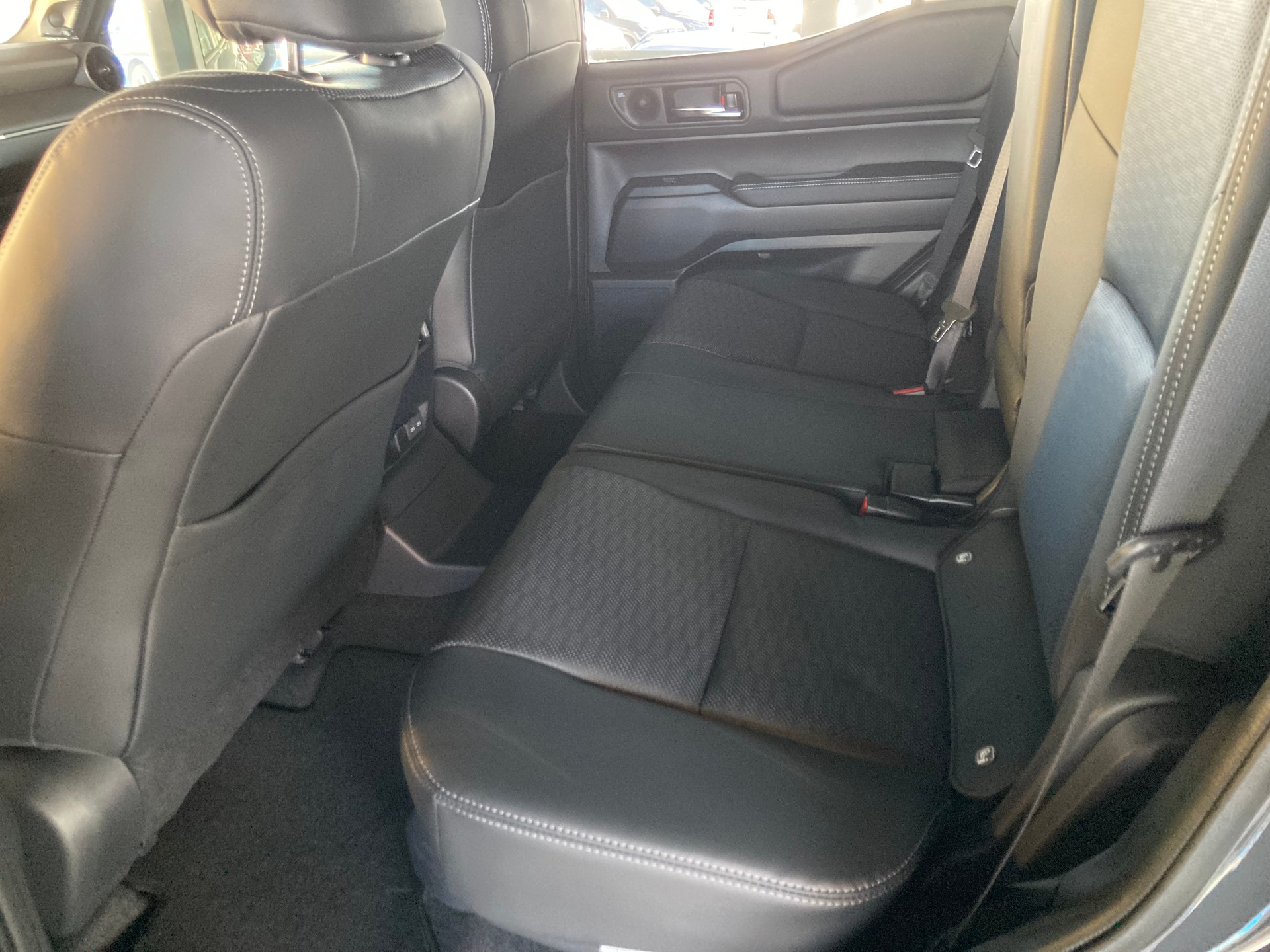 TOYOTA Land Cruiser 2.8TD Invincible-image-14