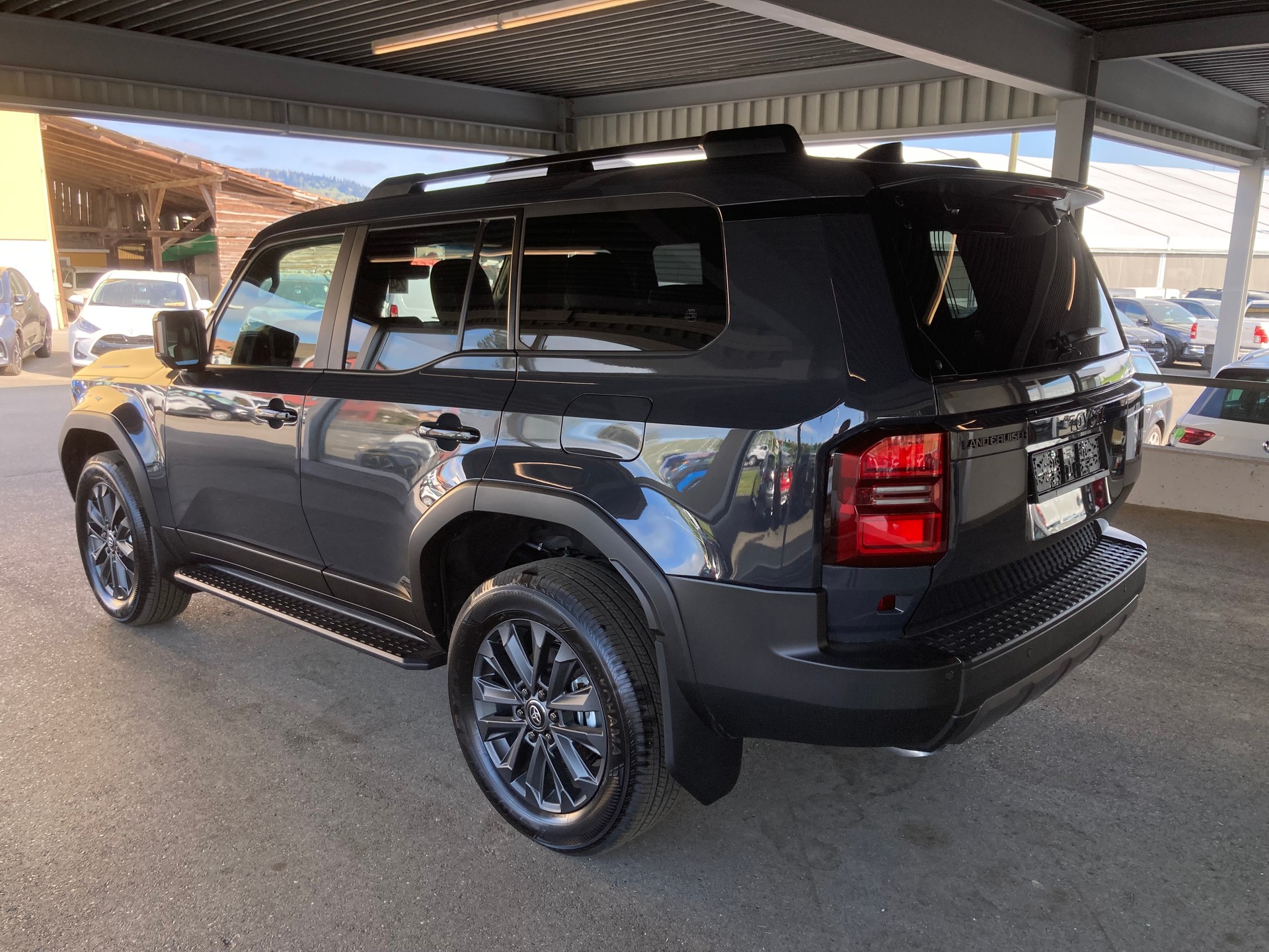TOYOTA Land Cruiser 2.8TD Invincible-image-6