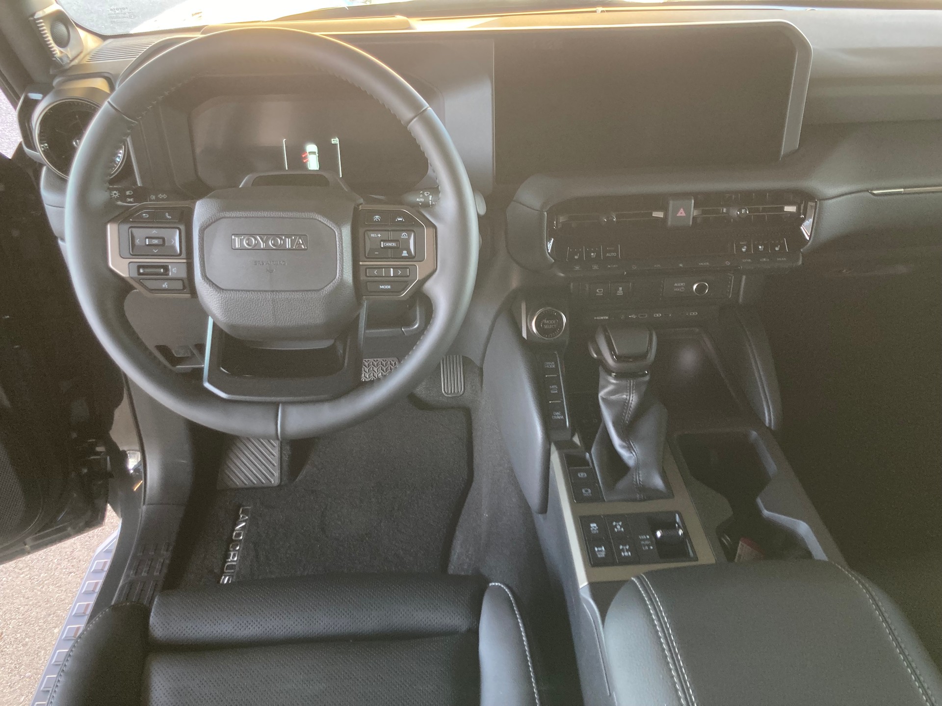 TOYOTA Land Cruiser 2.8TD Invincible-image-12
