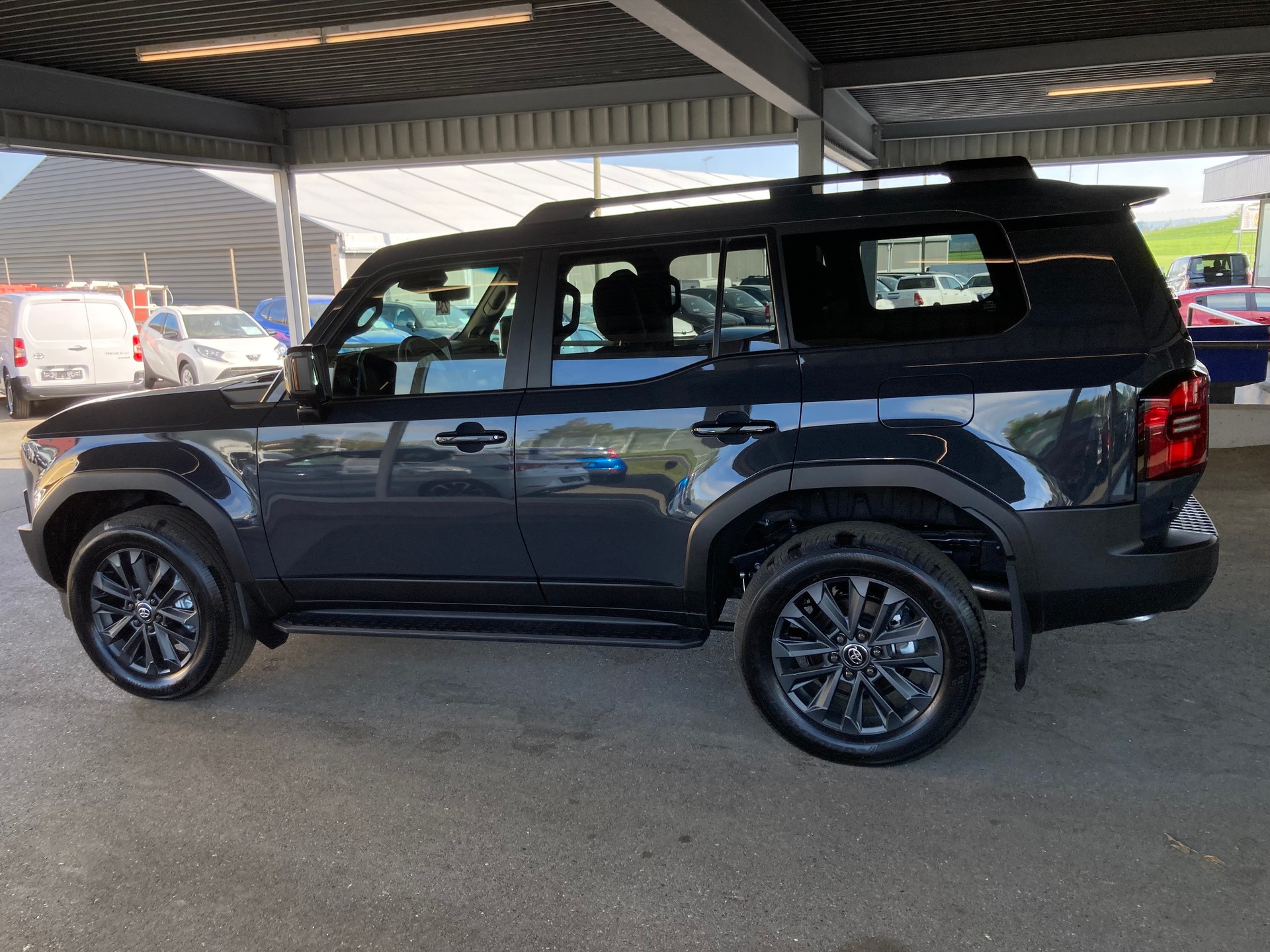 TOYOTA Land Cruiser 2.8TD Invincible-image-7