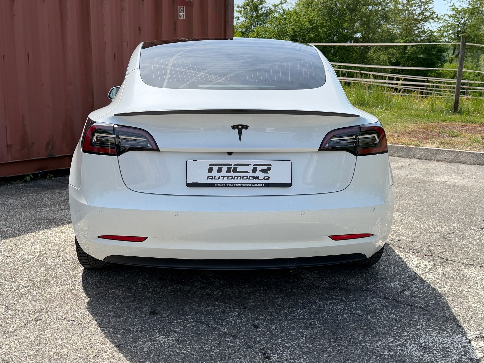 TESLA Model 3 Performance D-showroom-element-3