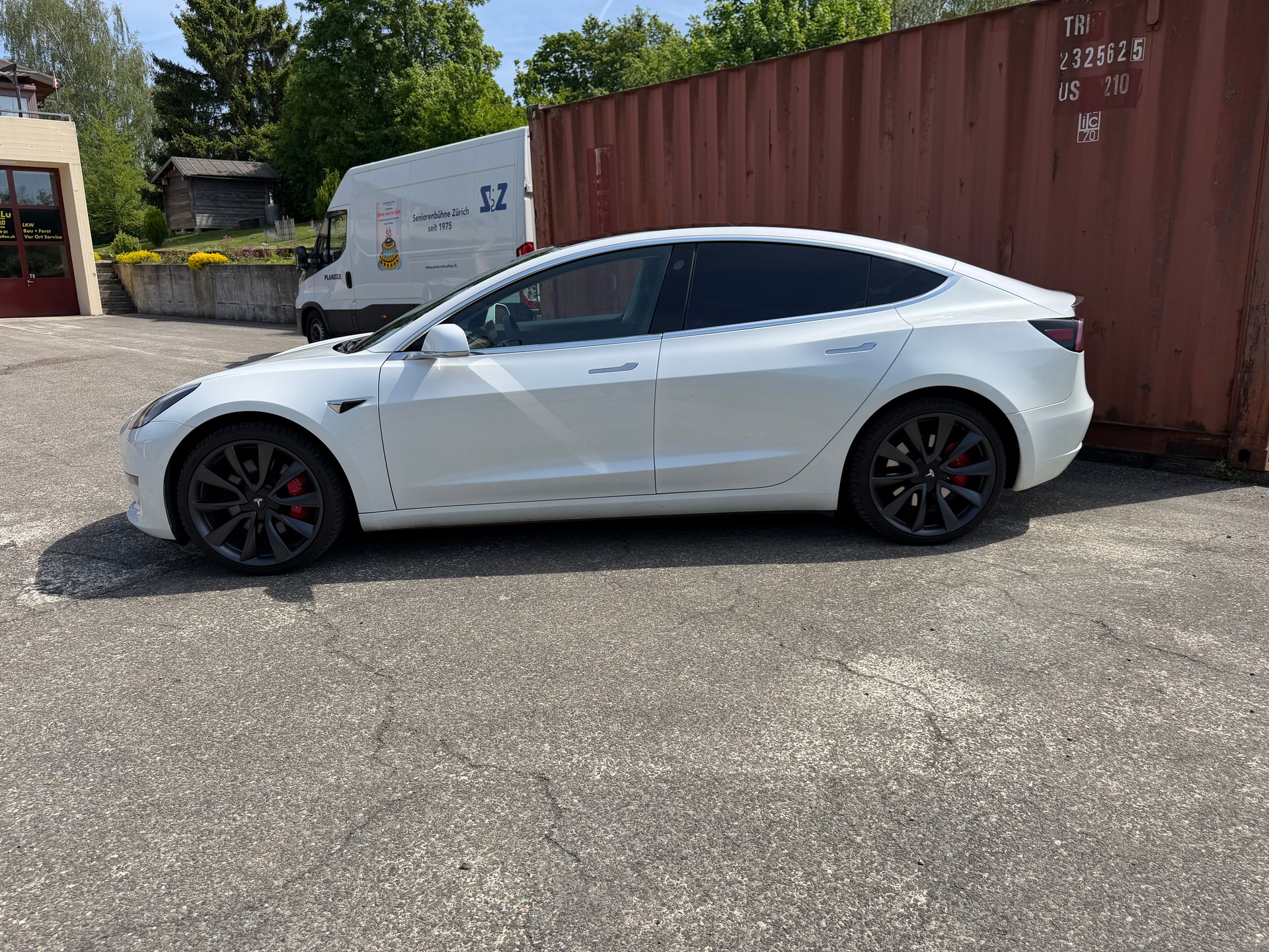 TESLA Model 3 Performance D-image-6