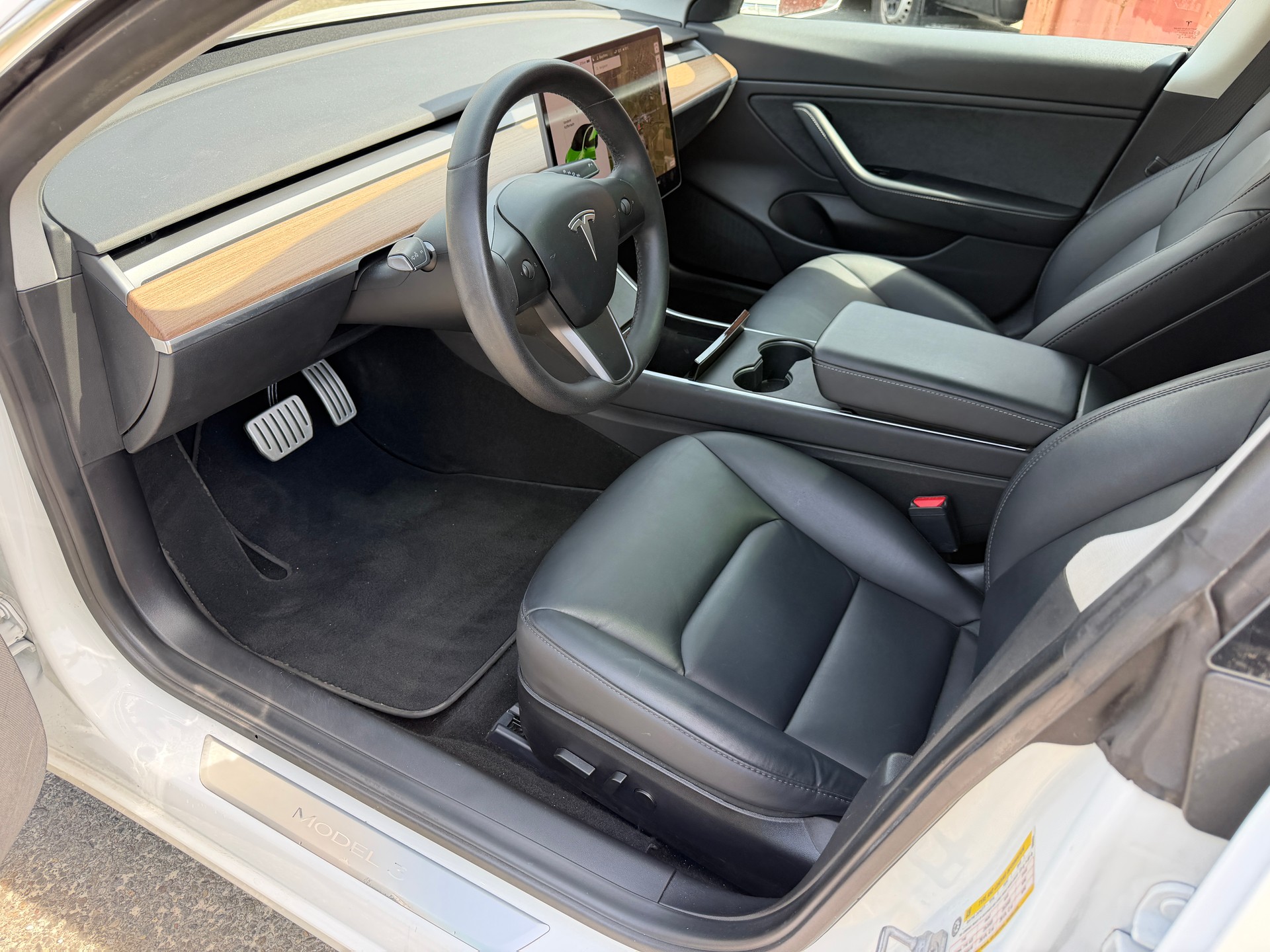 TESLA Model 3 Performance D-image-9