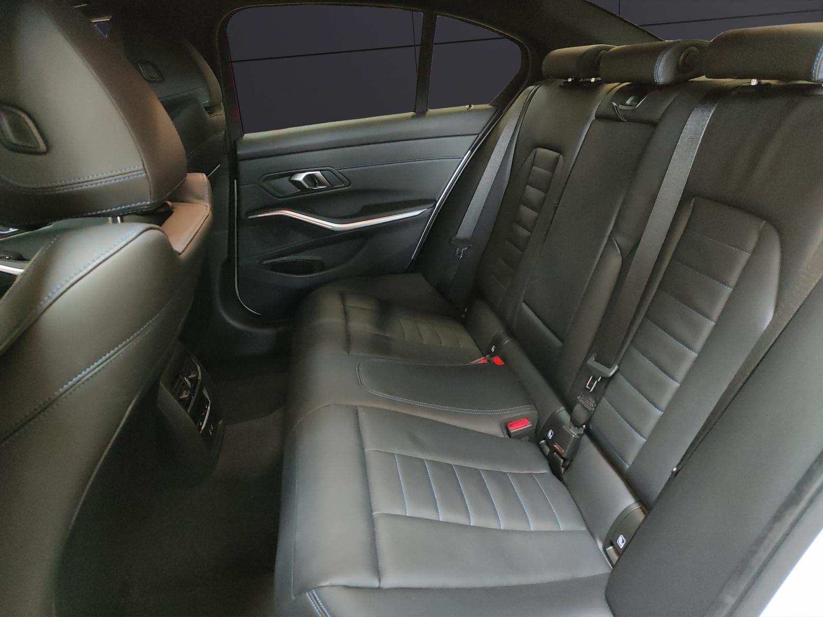 BMW 320d xDrive Attraktiven Leasingzinssatz ab 1,9 % bei Abschluss einer BMW Fahrzeugversicherung.-image-19