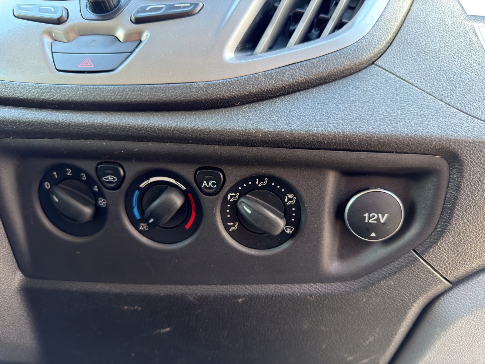 FORD Transit Van 350 L3H2 Trend 4WD-image-11