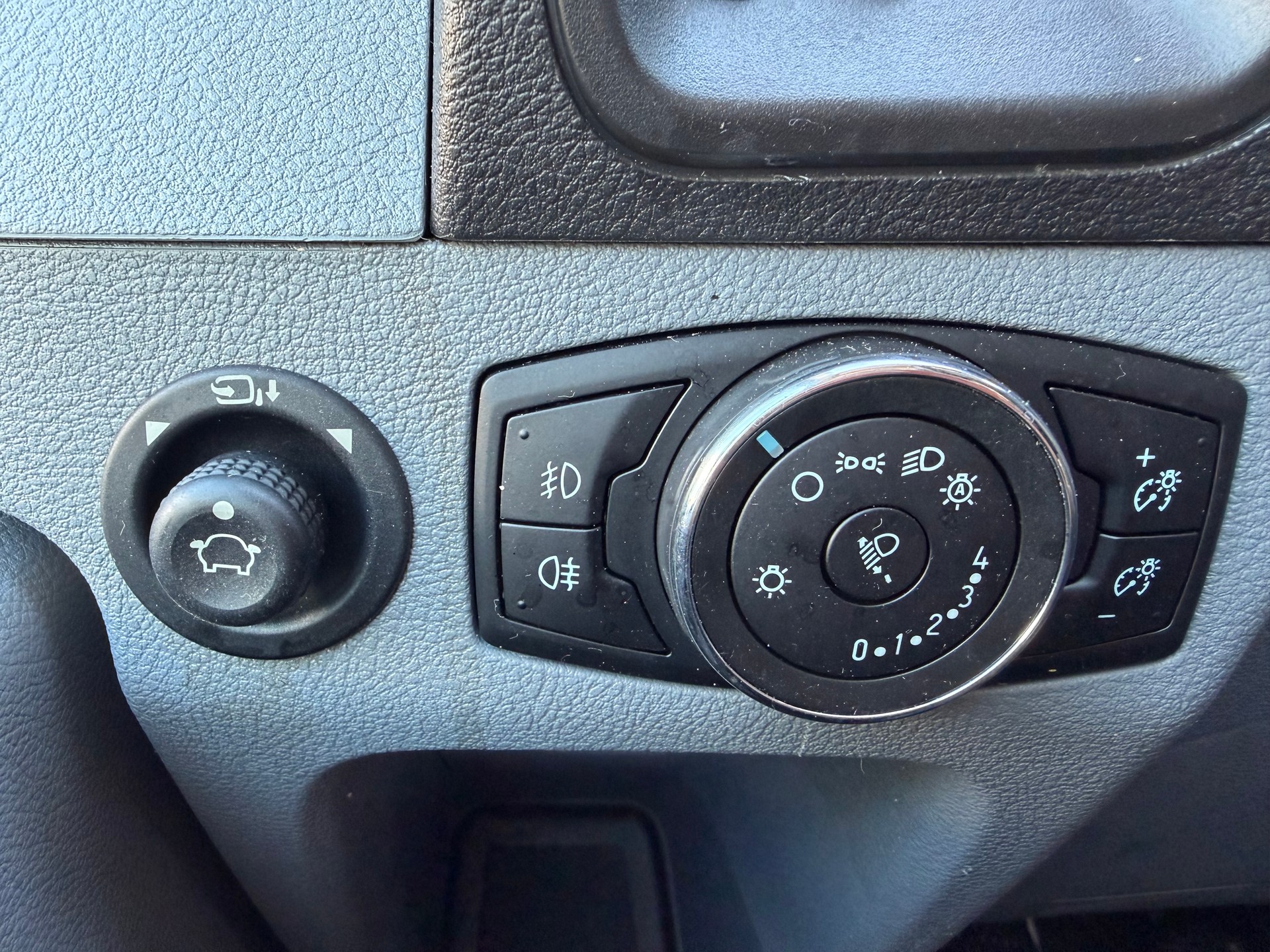 FORD Transit Van 350 L3H2 Trend 4WD-image-14
