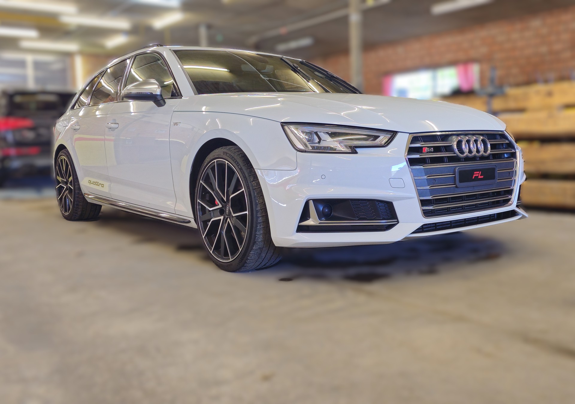 AUDI 3.0 V6 TFSI quattro S-Tronic