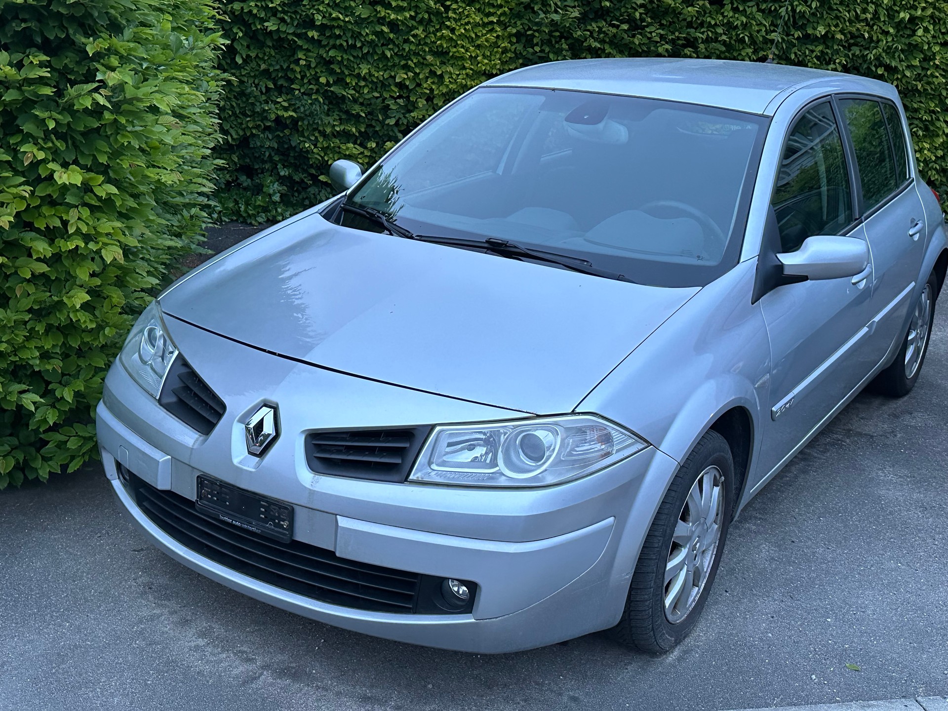 RENAULT Mégane 2.0 16V Dynamique-showroom-element-1